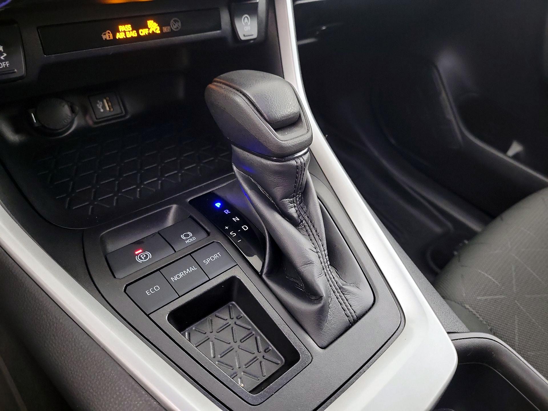 Thumbnail: 2024 Toyota RAV4 - 15