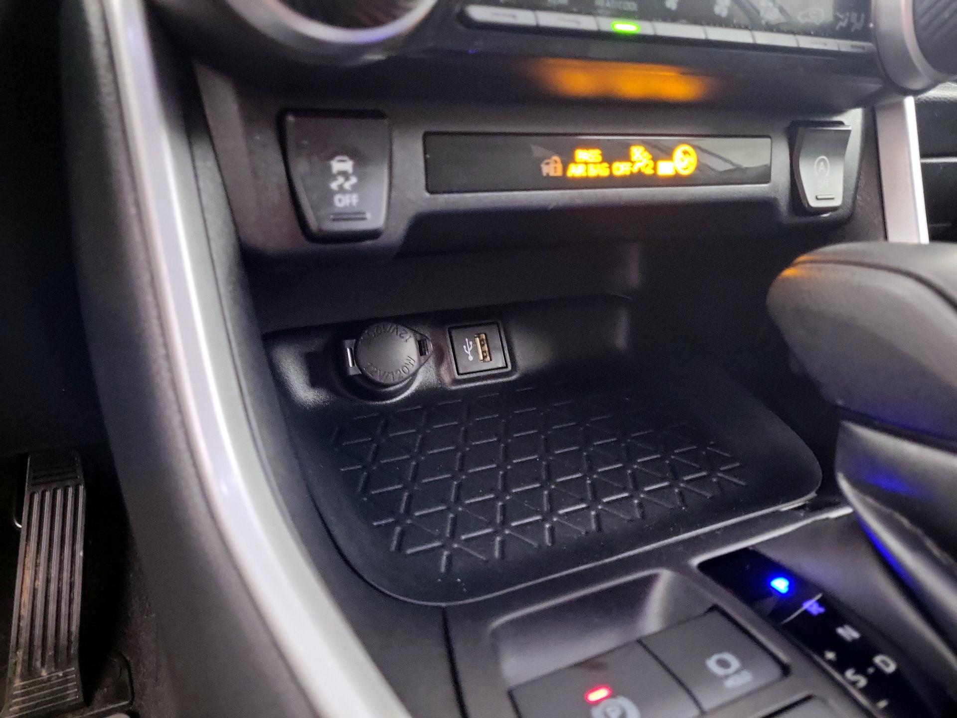 Thumbnail: 2024 Toyota RAV4 - 16