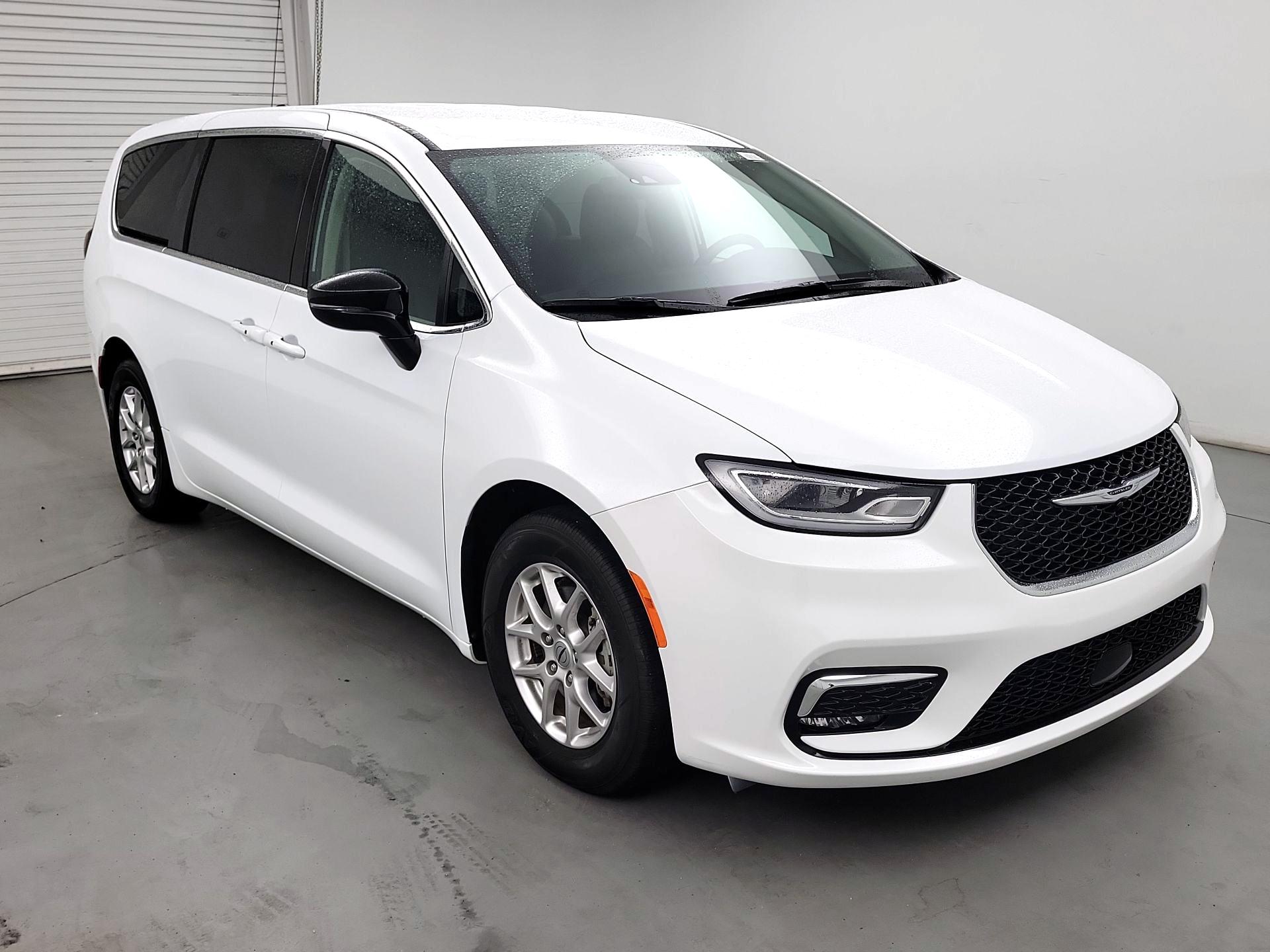 Thumbnail: 2024 Chrysler Pacifica - 1