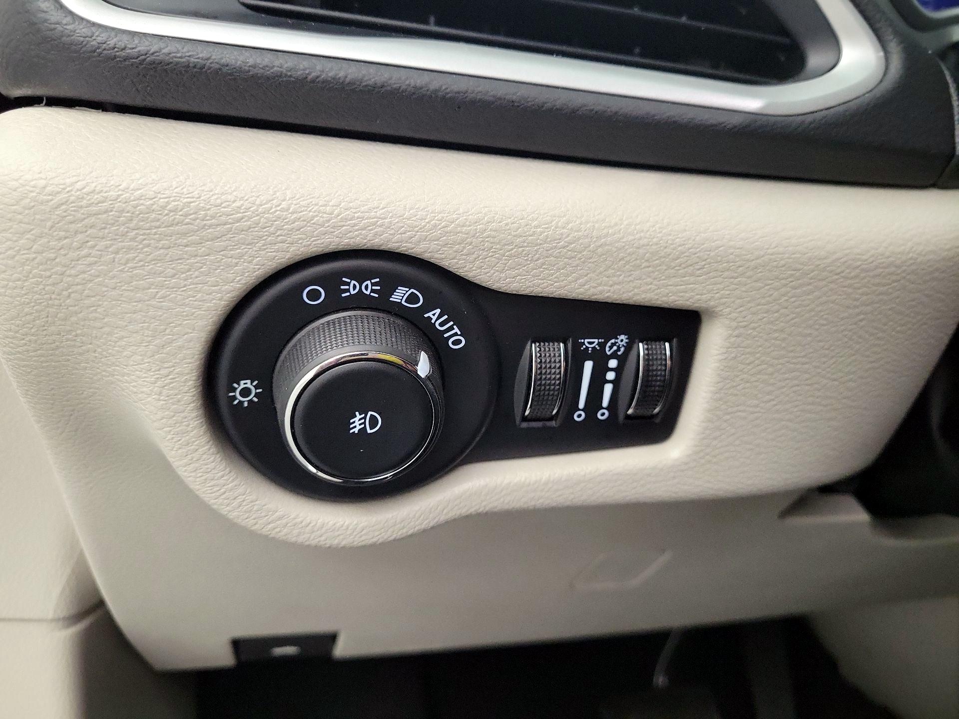 Thumbnail: 2024 Chrysler Pacifica - 11