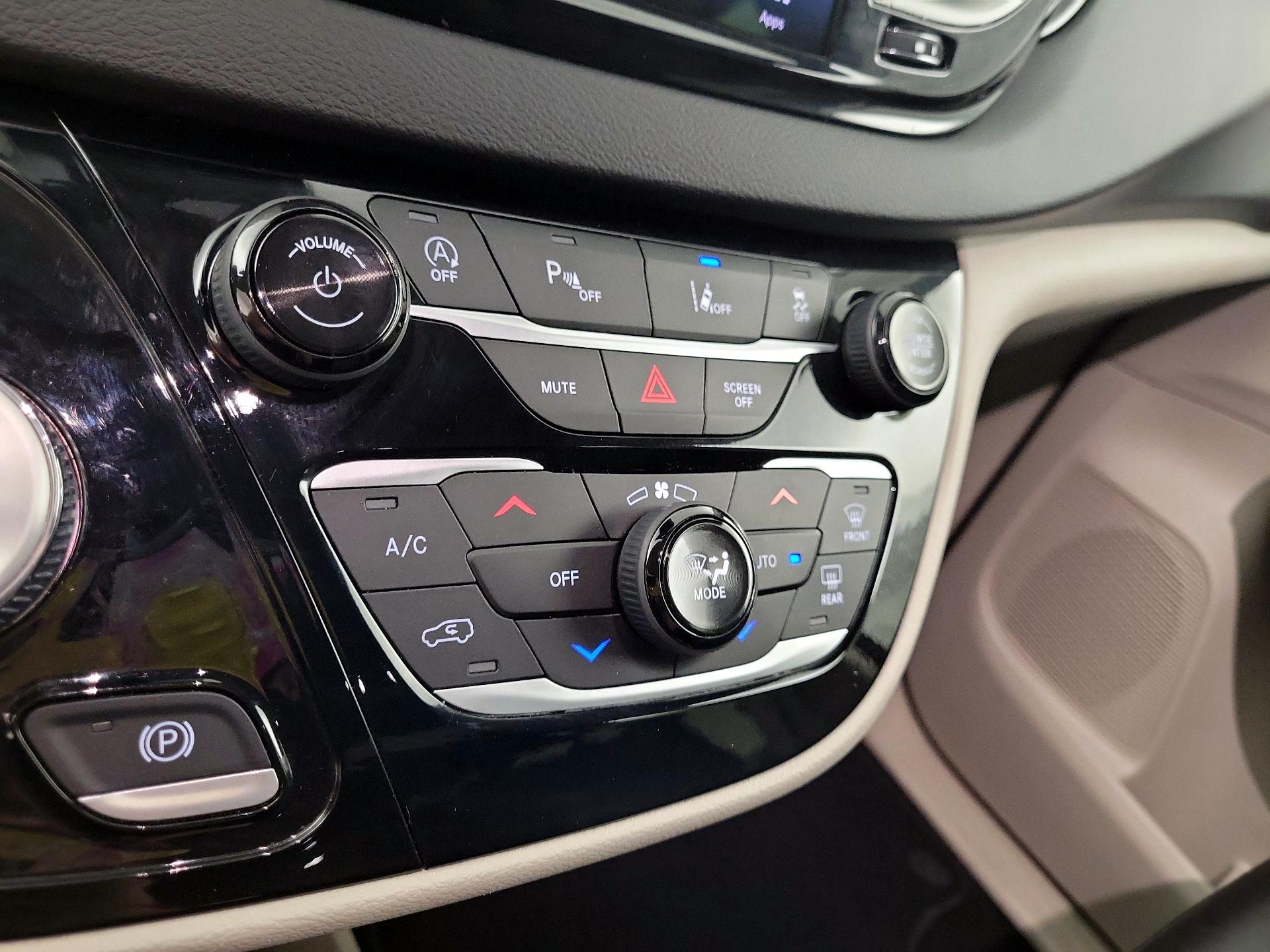 Thumbnail: 2024 Chrysler Pacifica - 14