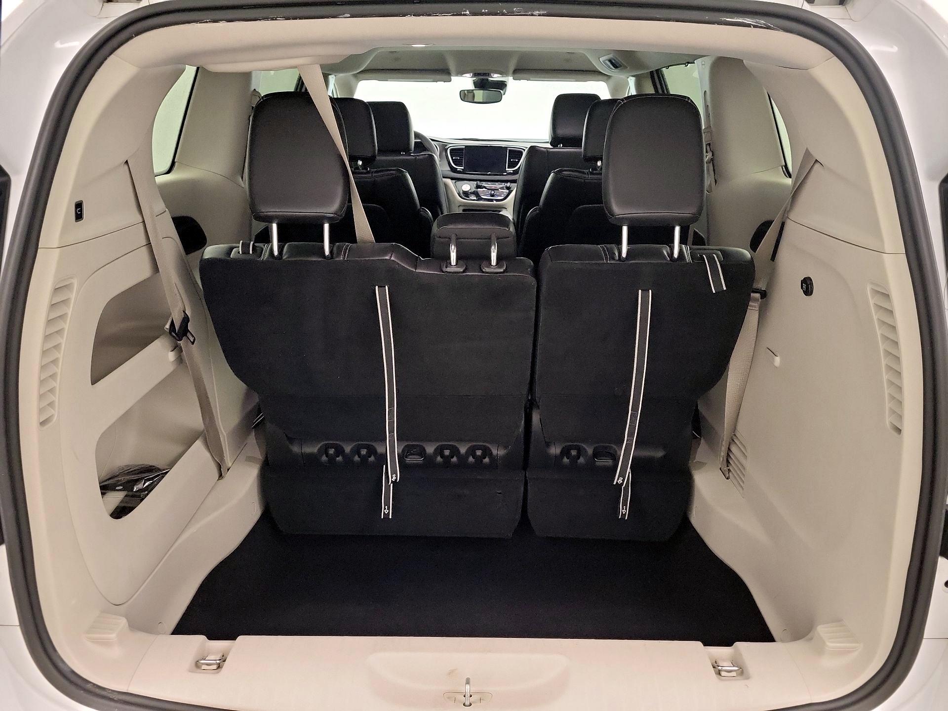 Thumbnail: 2024 Chrysler Pacifica - 19