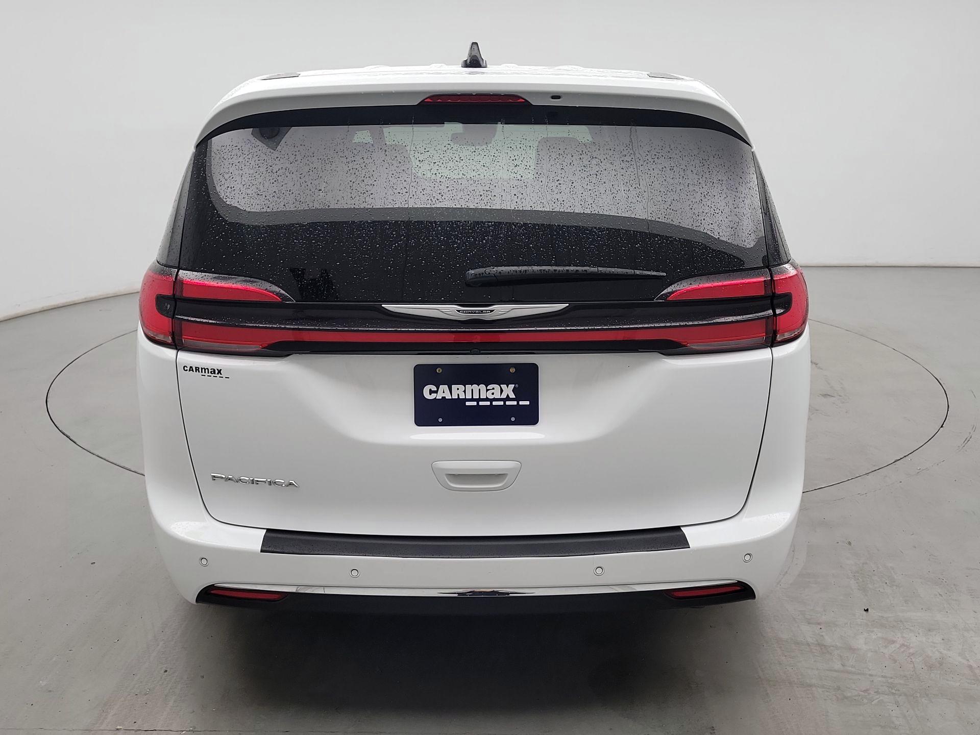 Thumbnail: 2024 Chrysler Pacifica - 6