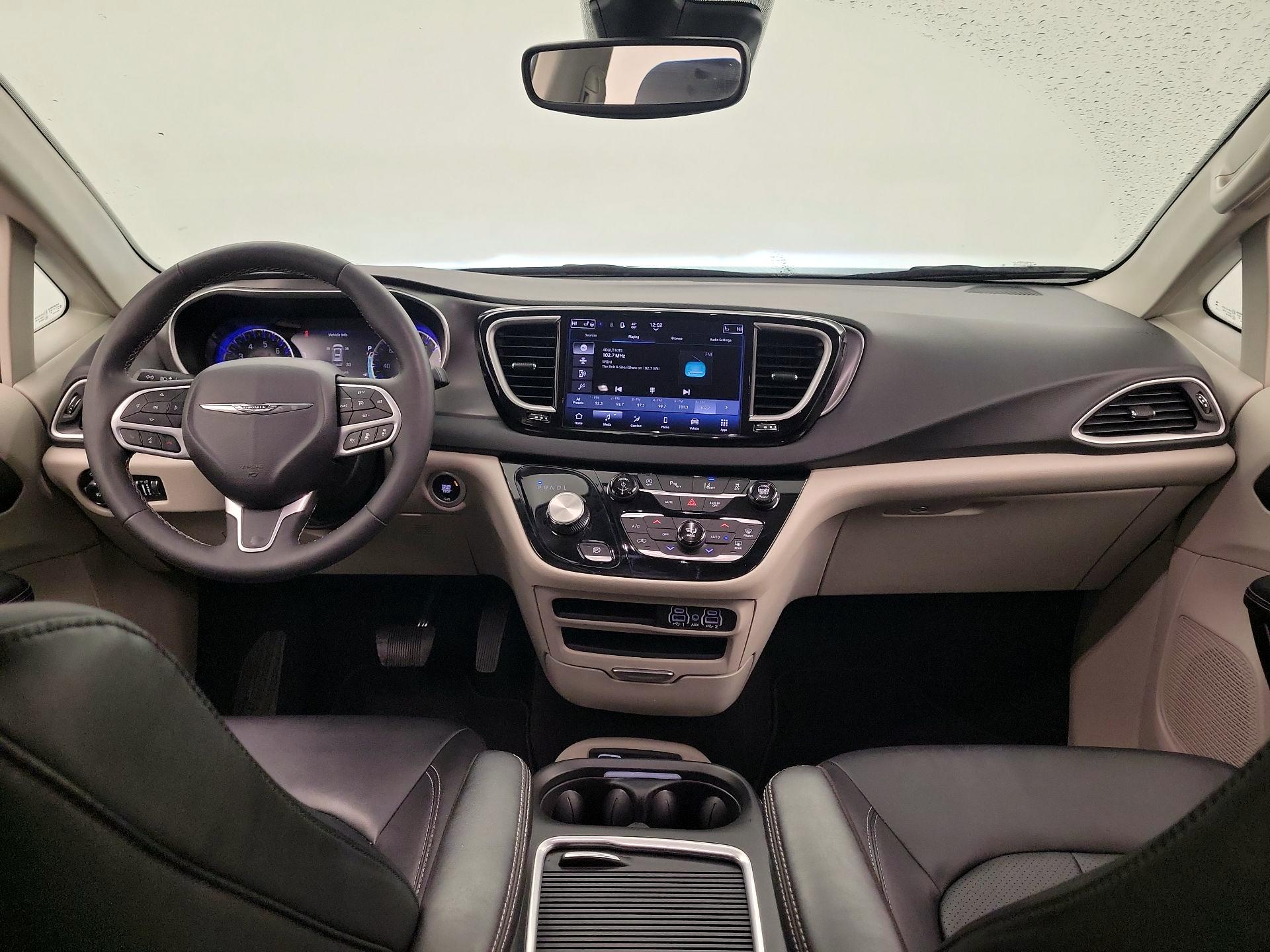 Thumbnail: 2024 Chrysler Pacifica - 8