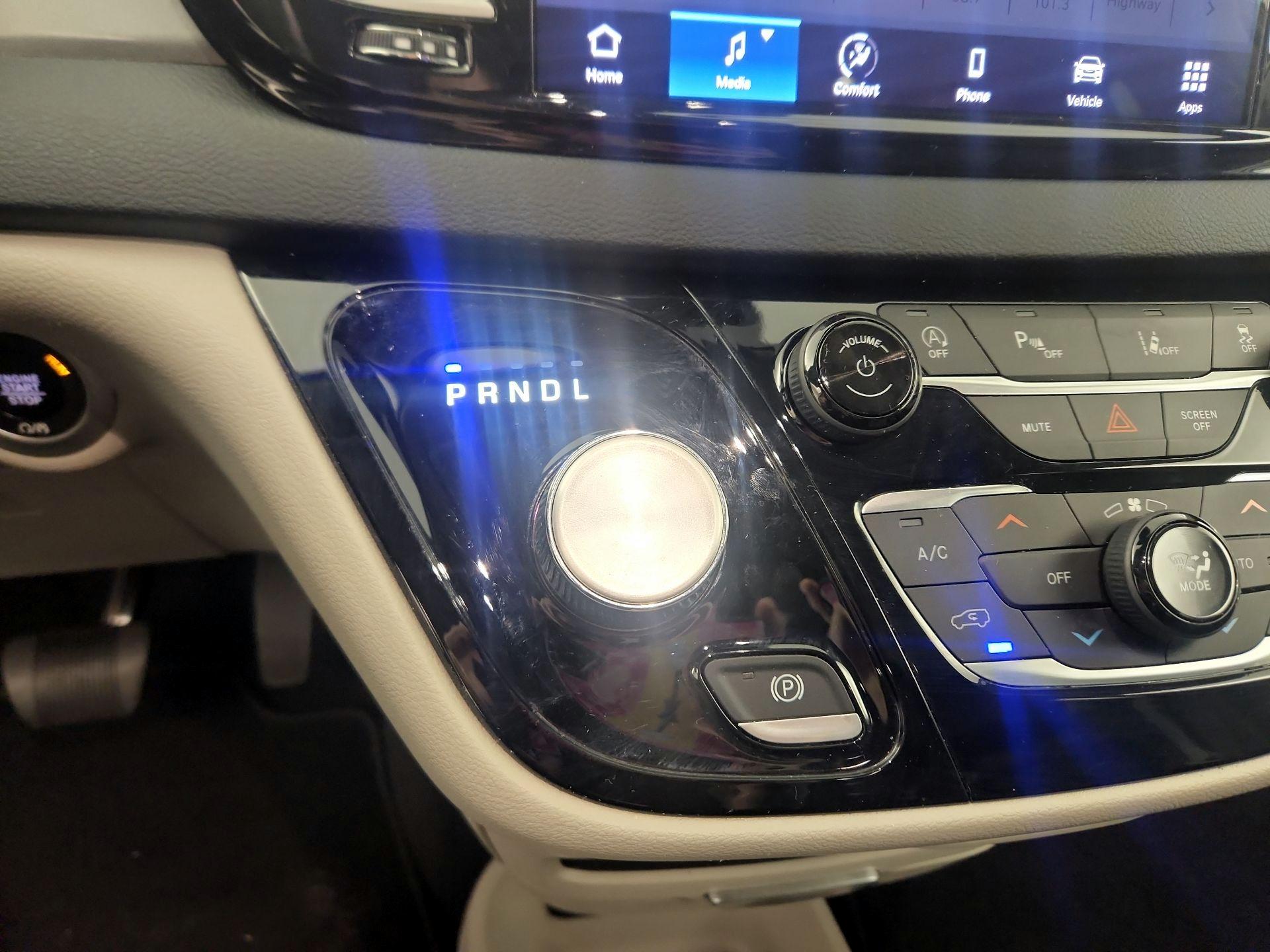 Thumbnail: 2023 Chrysler Pacifica - 15