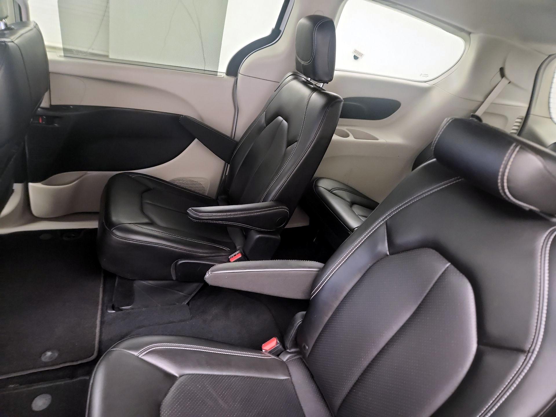 Thumbnail: 2023 Chrysler Pacifica - 17