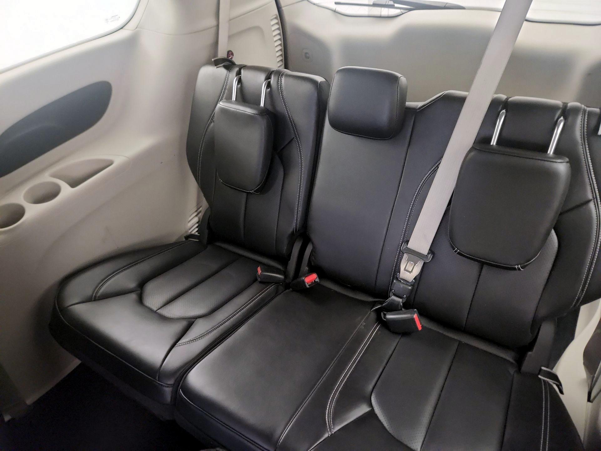 Thumbnail: 2023 Chrysler Pacifica - 18