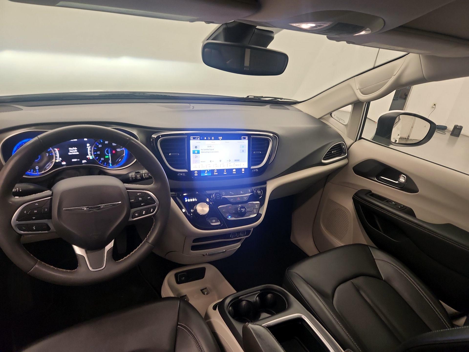 Thumbnail: 2023 Chrysler Pacifica - 8