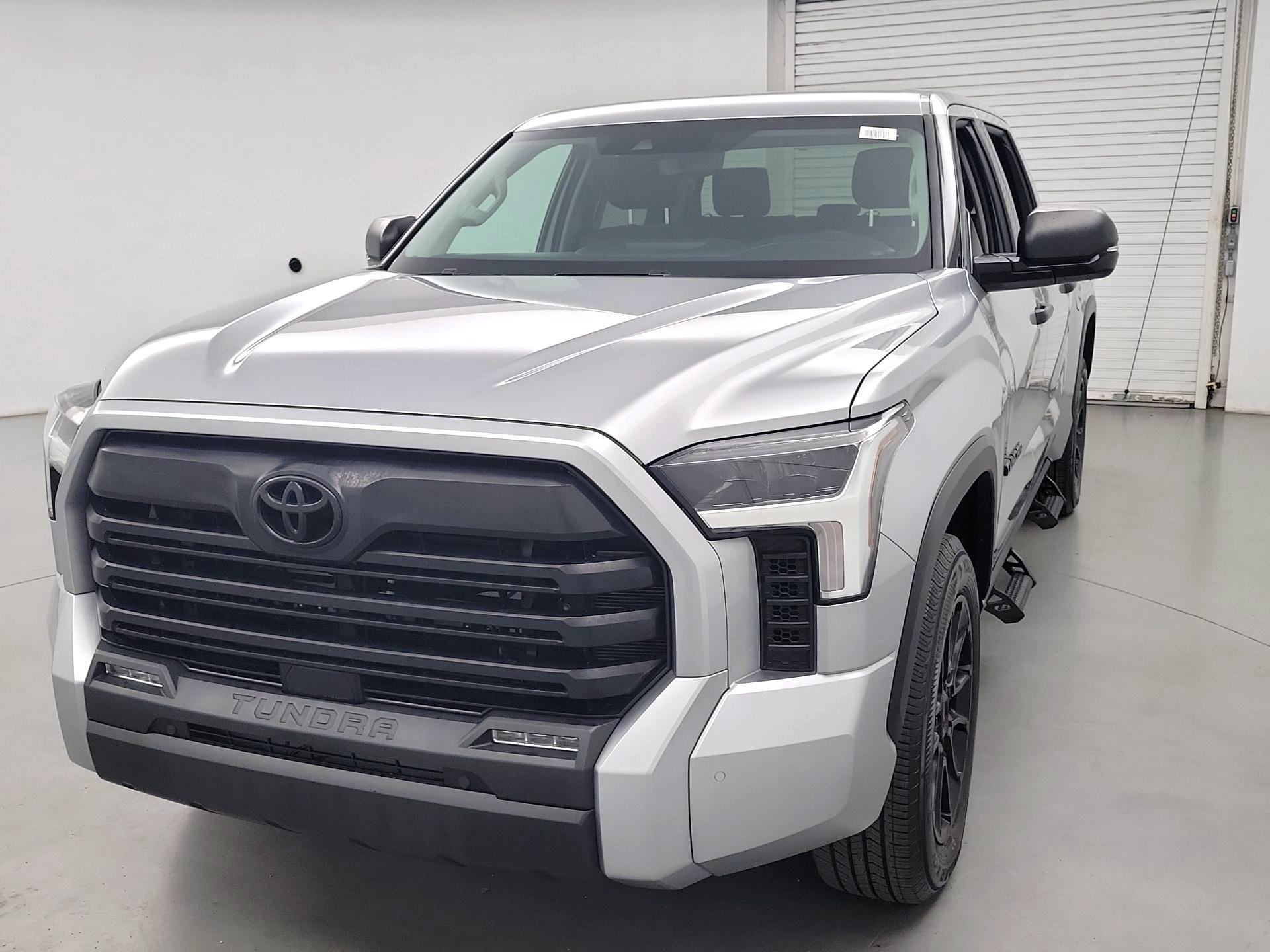 Thumbnail: 2022 Toyota Tundra - 3