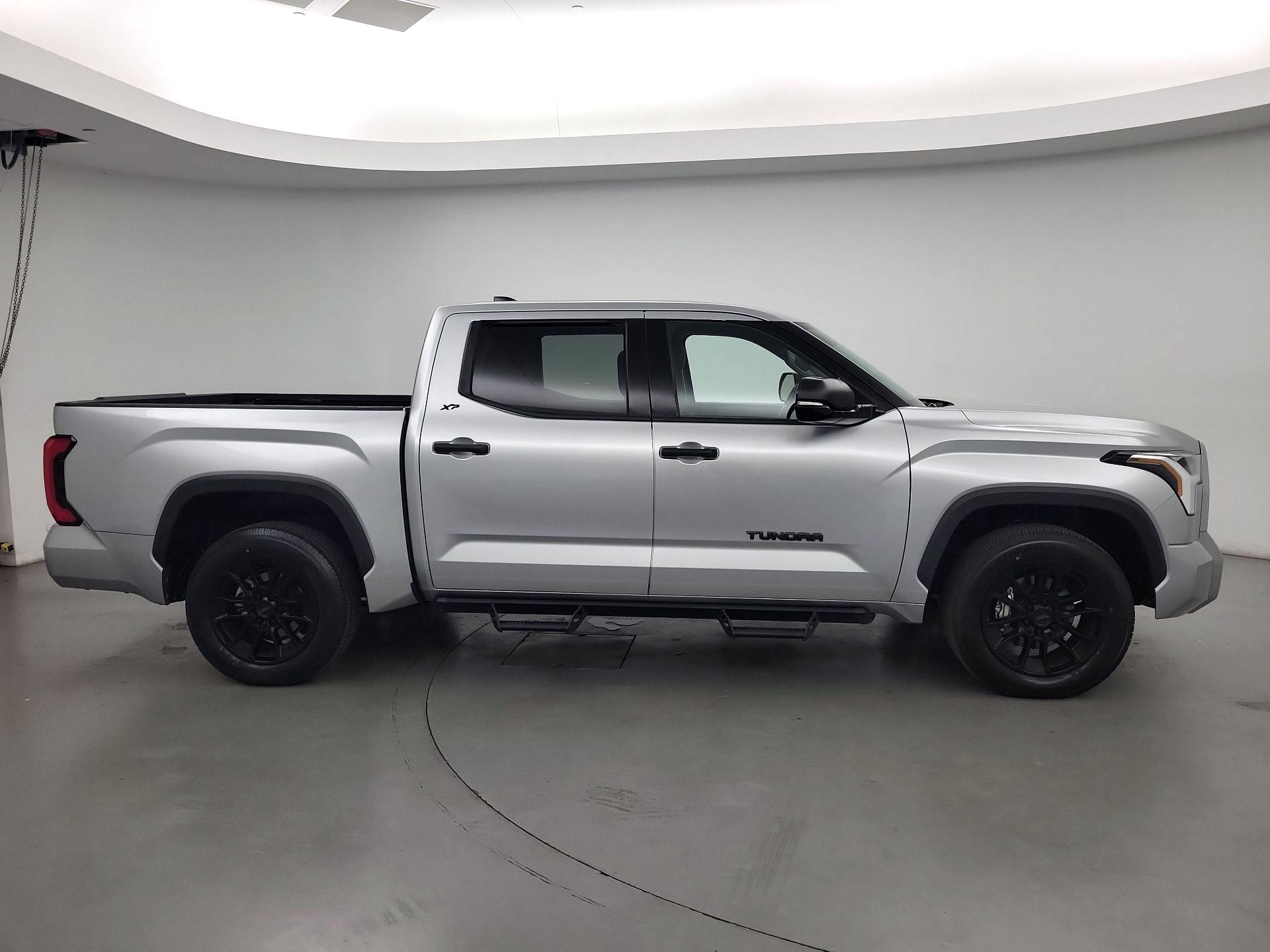 Thumbnail: 2022 Toyota Tundra - 4