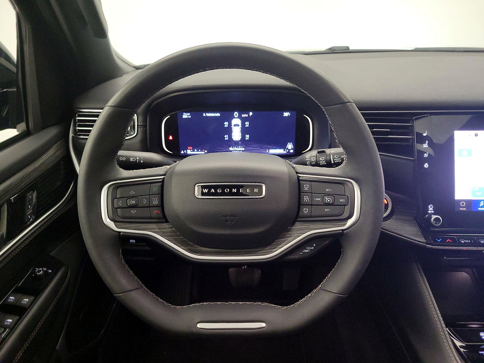 Thumbnail: 2024 Jeep Wagoneer - 10