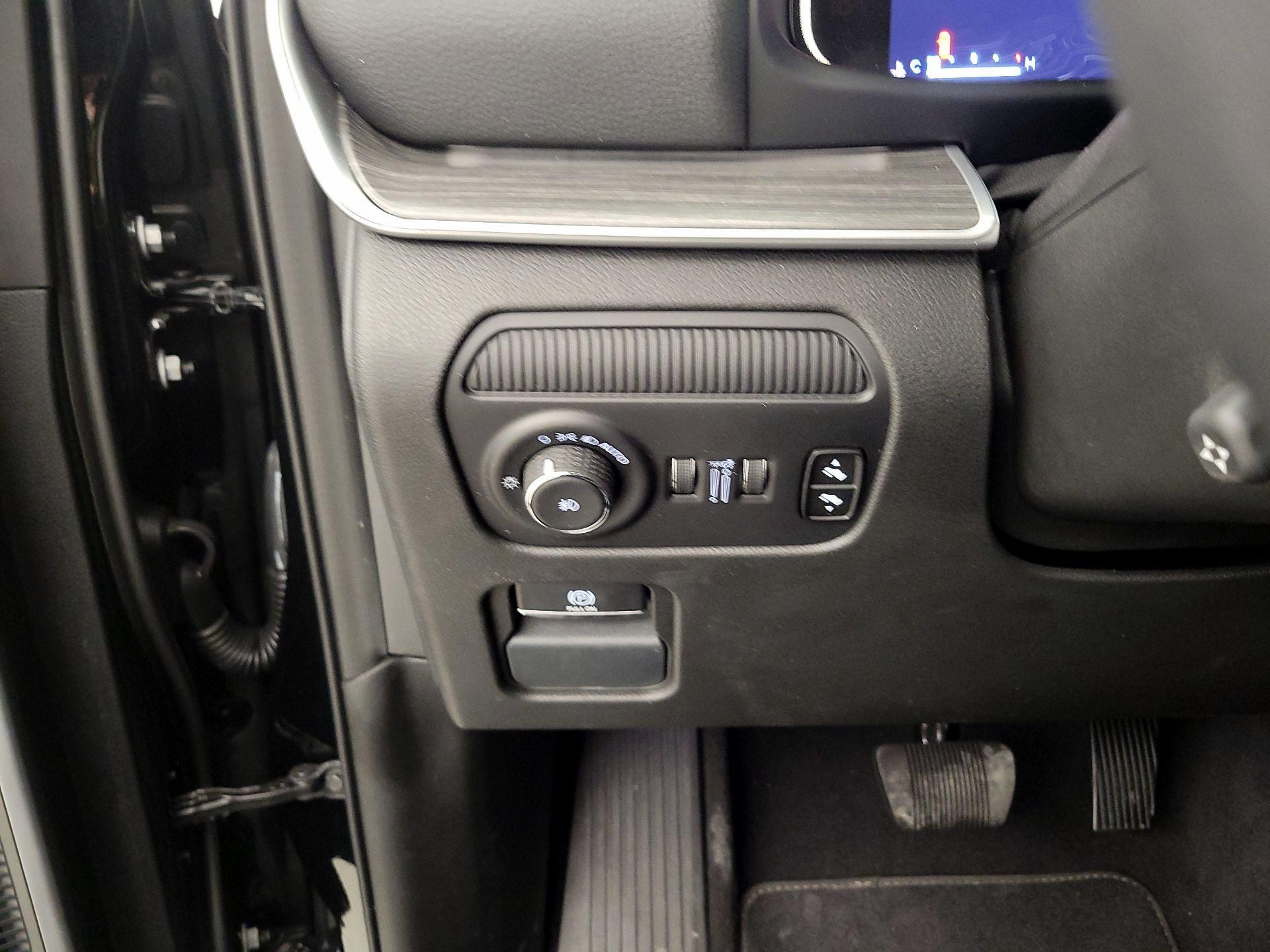 Thumbnail: 2024 Jeep Wagoneer - 13