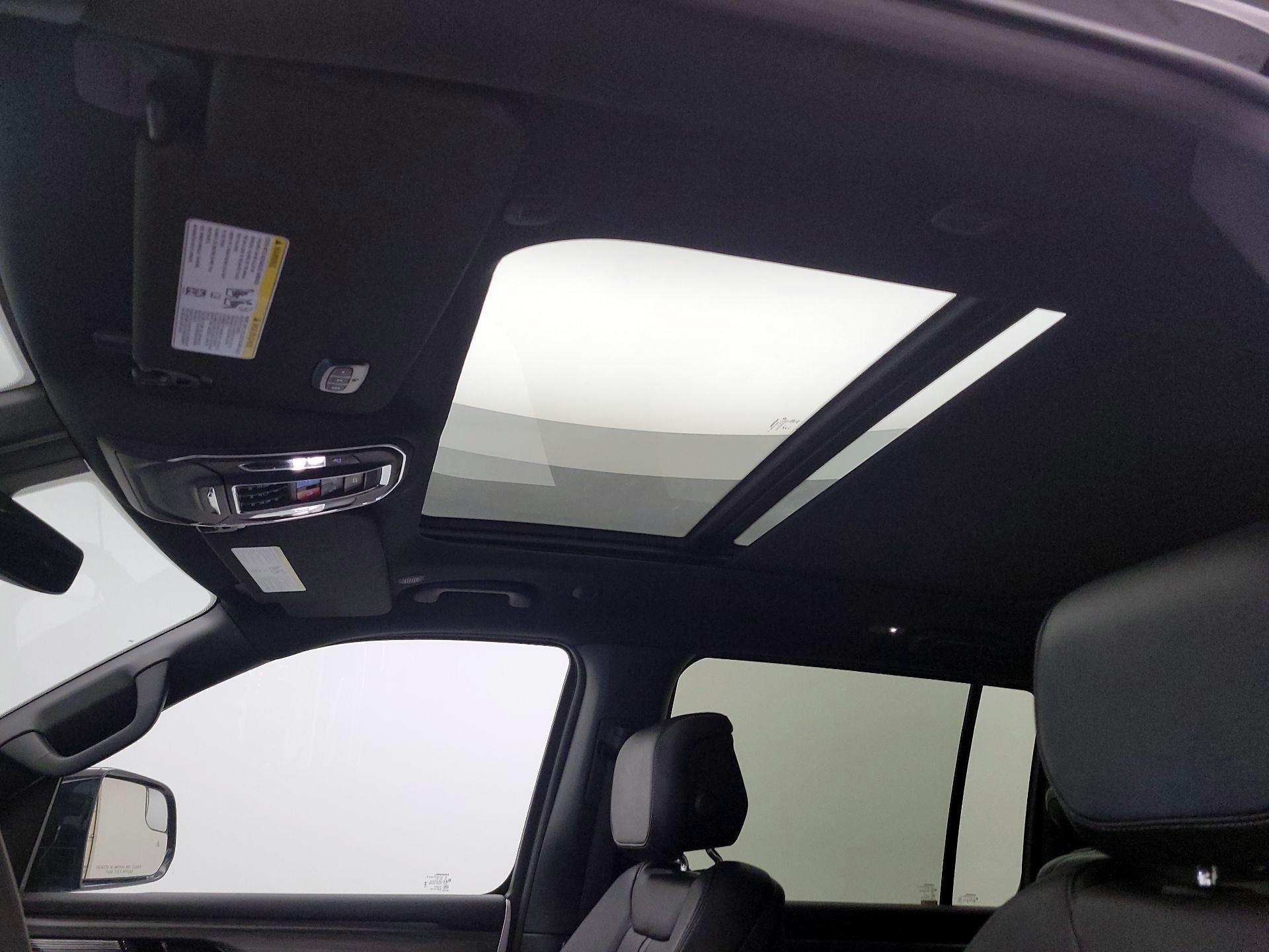 Thumbnail: 2024 Jeep Wagoneer - 19