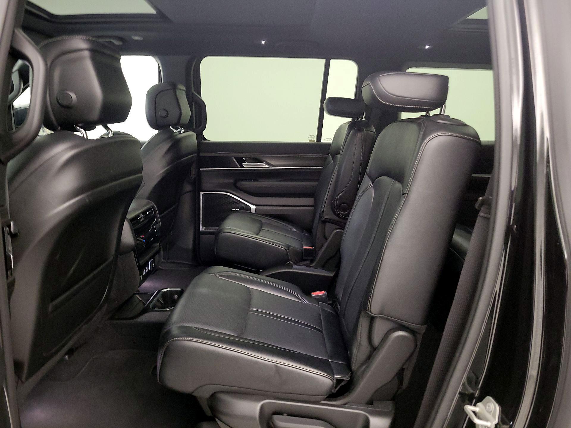 Thumbnail: 2024 Jeep Wagoneer - 20