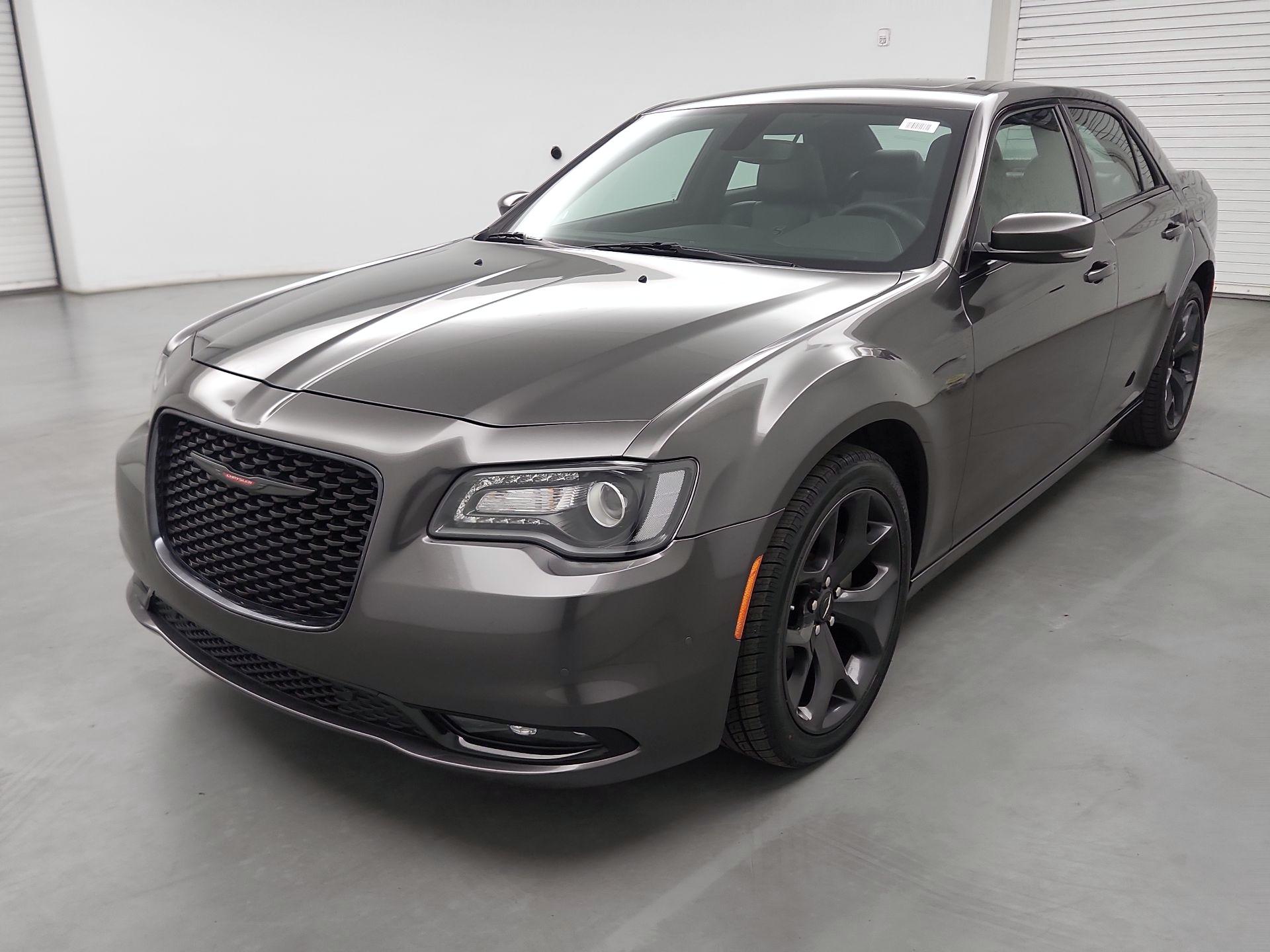 Thumbnail: 2023 Chrysler 300 - 3