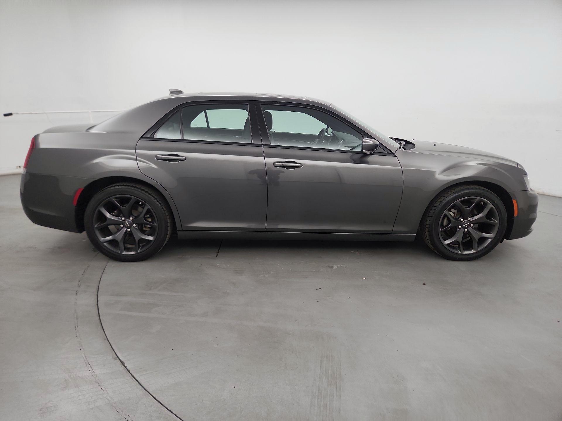 Thumbnail: 2023 Chrysler 300 - 4