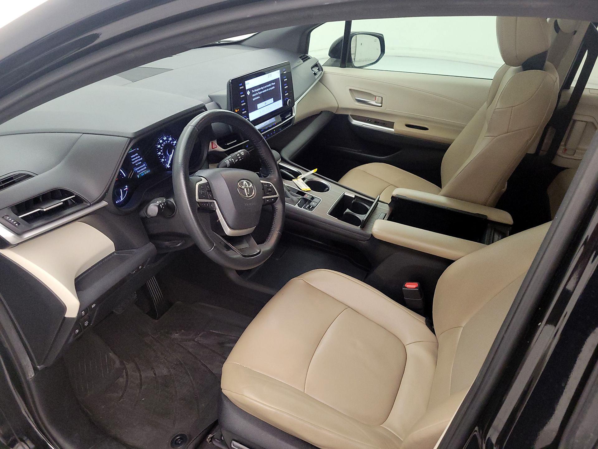 Thumbnail: 2021 Toyota Sienna - 11
