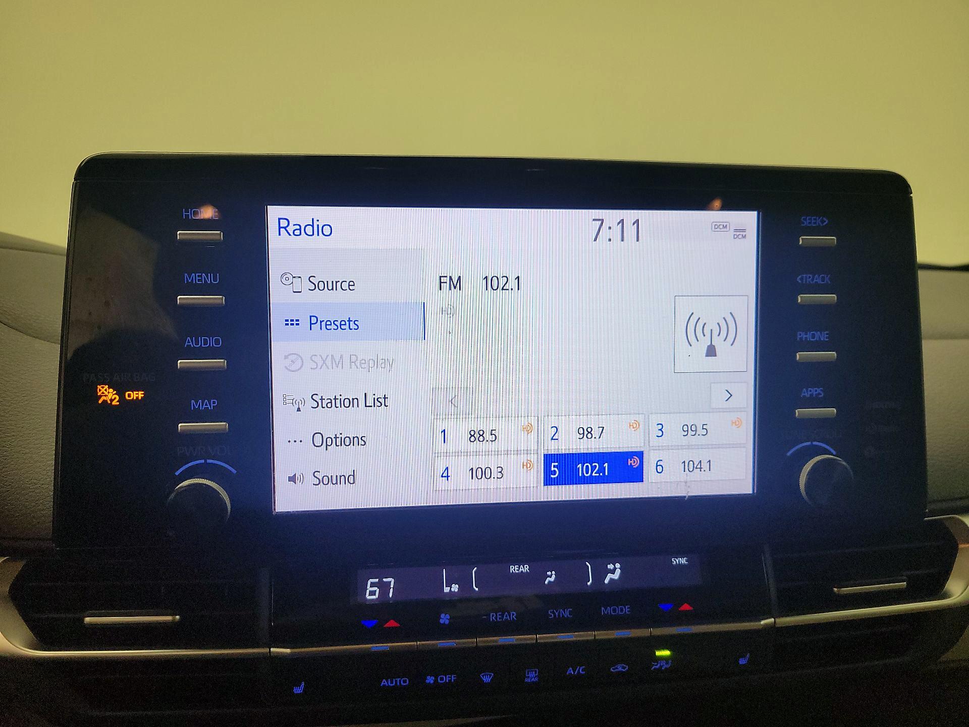 Thumbnail: 2021 Toyota Sienna - 15
