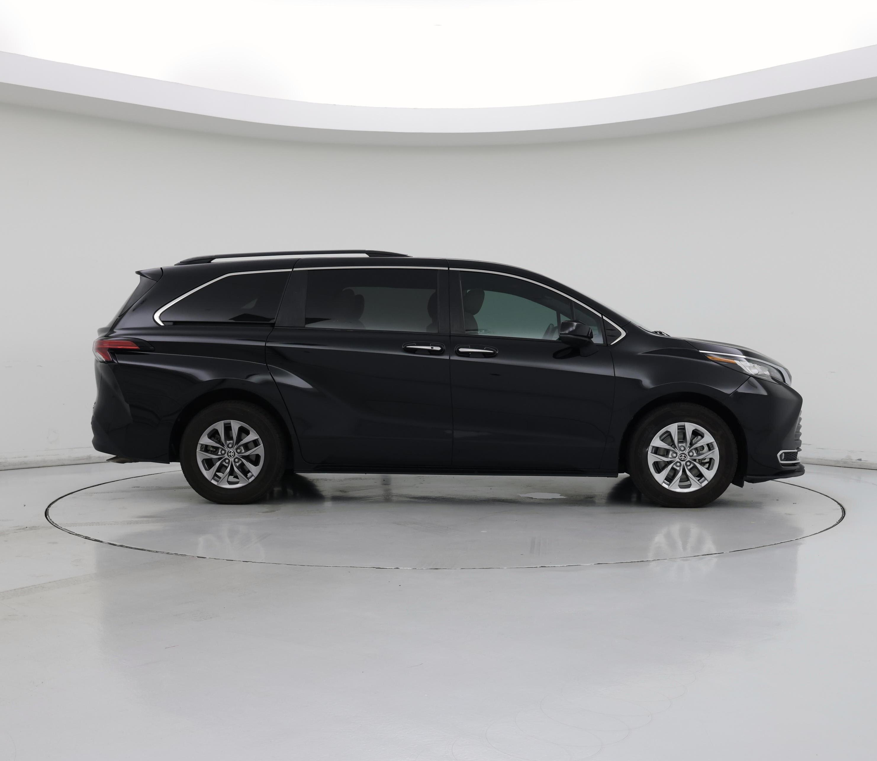 Thumbnail: 2021 Toyota Sienna - 7
