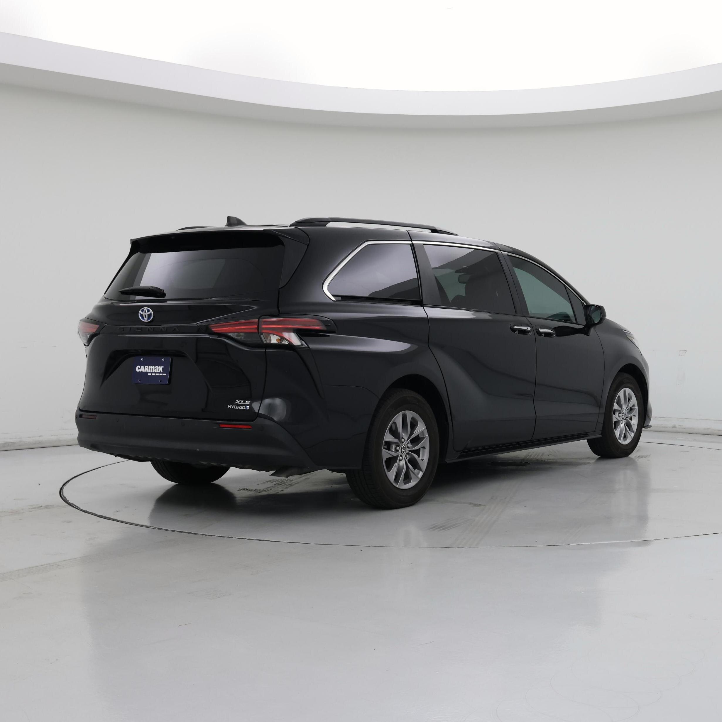 Thumbnail: 2021 Toyota Sienna - 8
