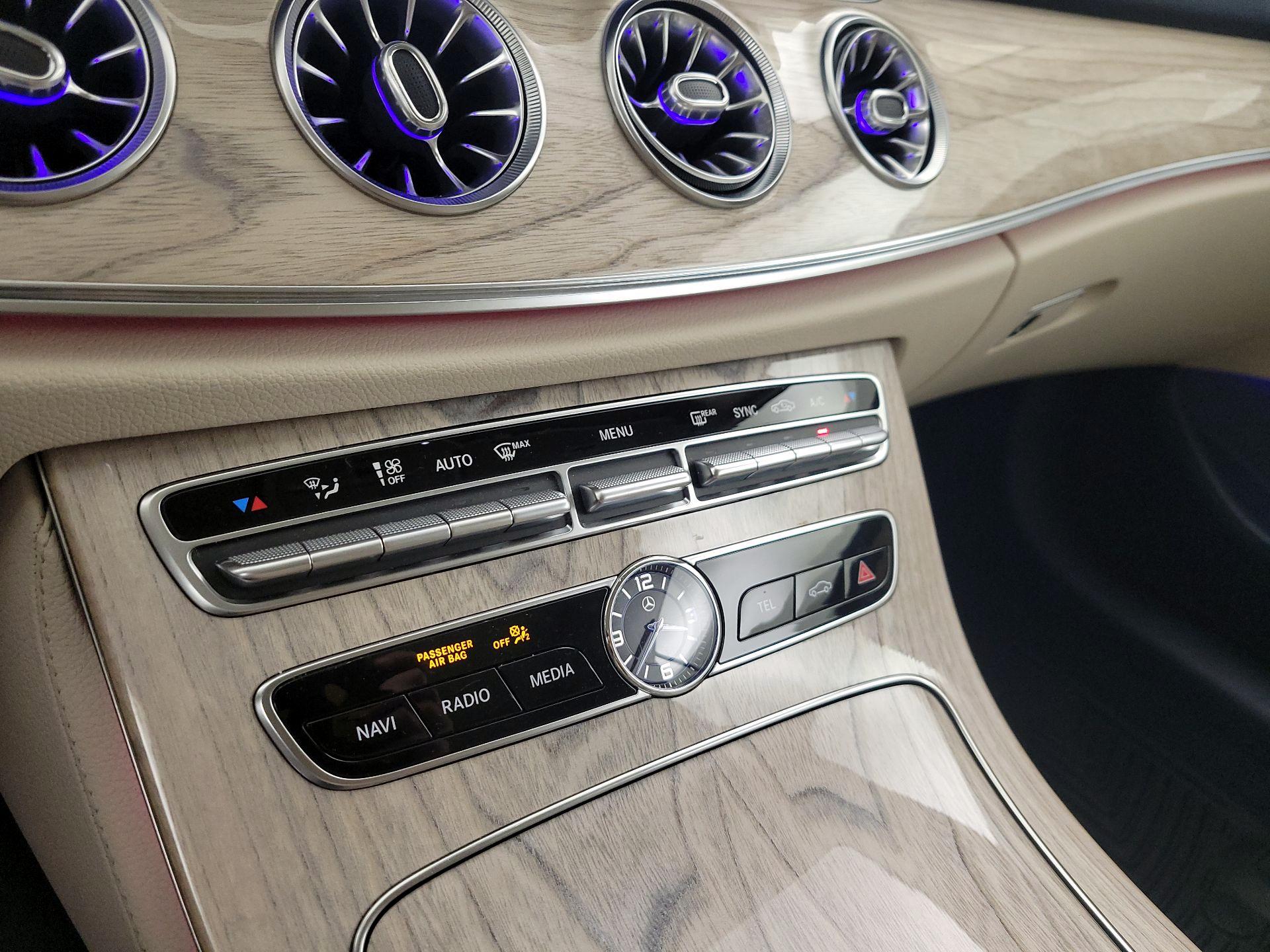 Thumbnail: 2019 Mercedes-Benz E-Class - 16