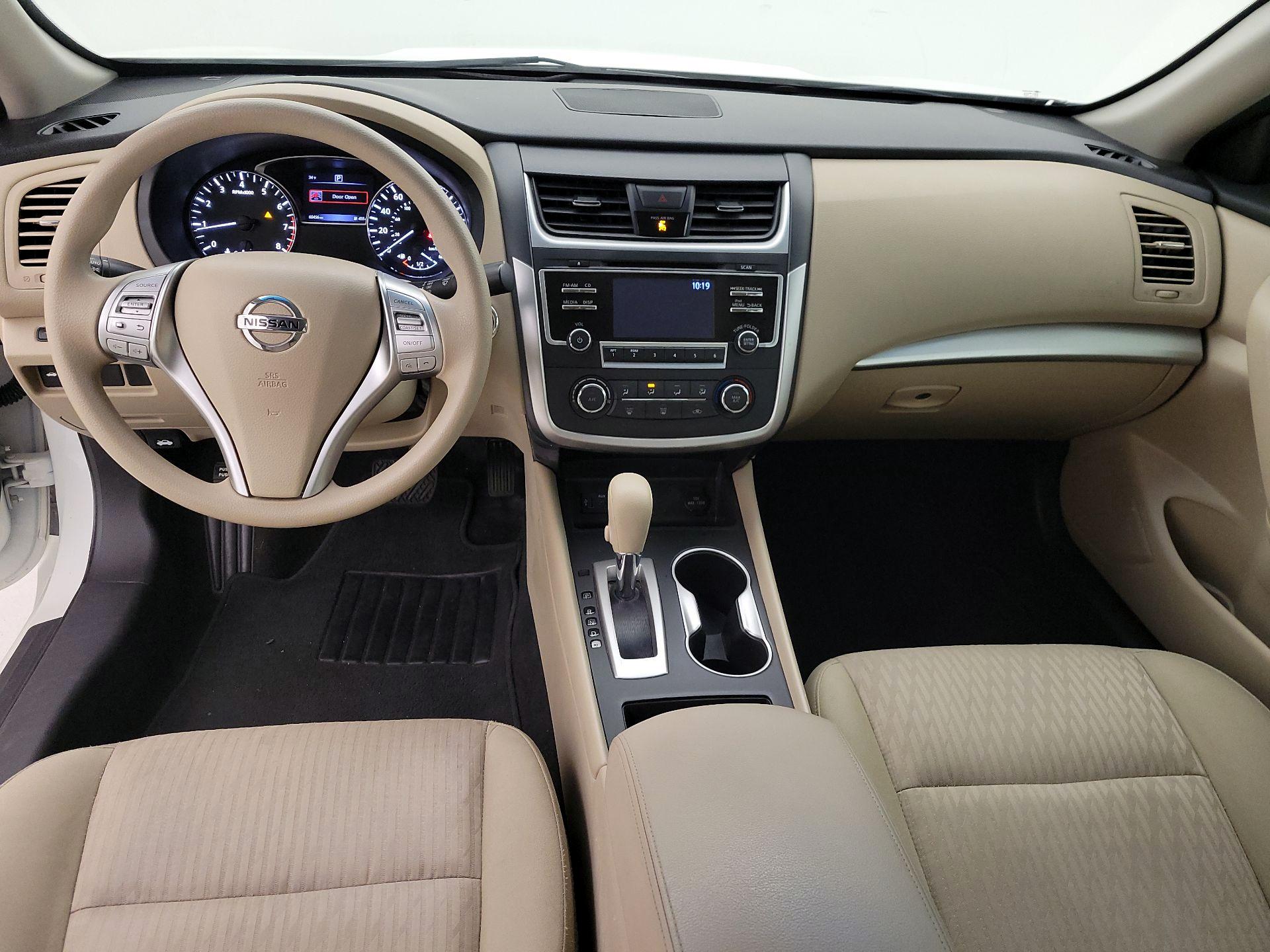 Thumbnail: 2017 Nissan Altima - 9