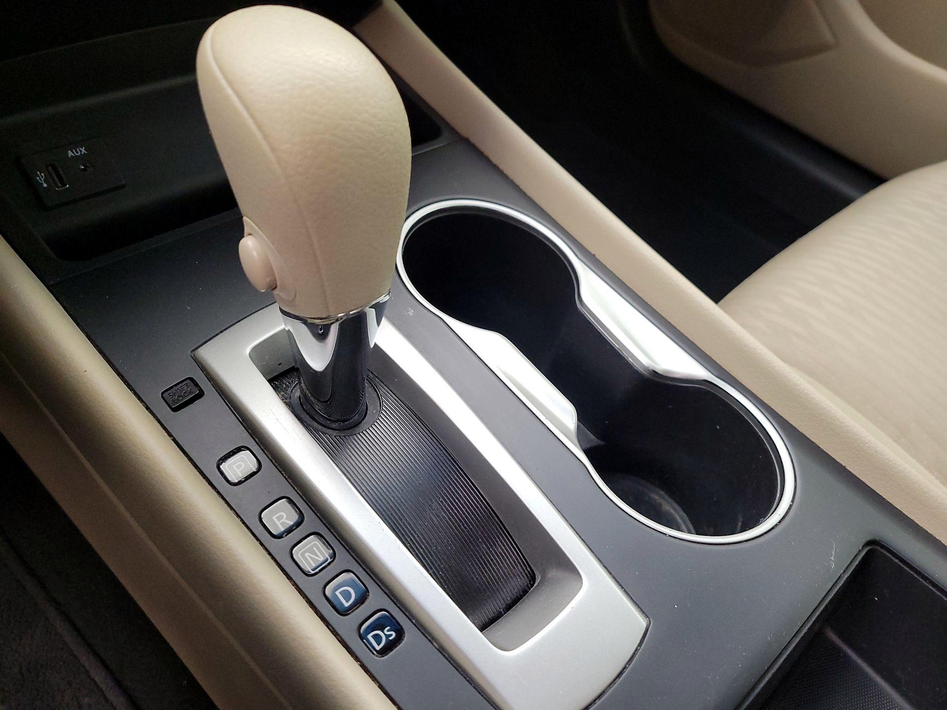 Thumbnail: 2017 Nissan Altima - 17