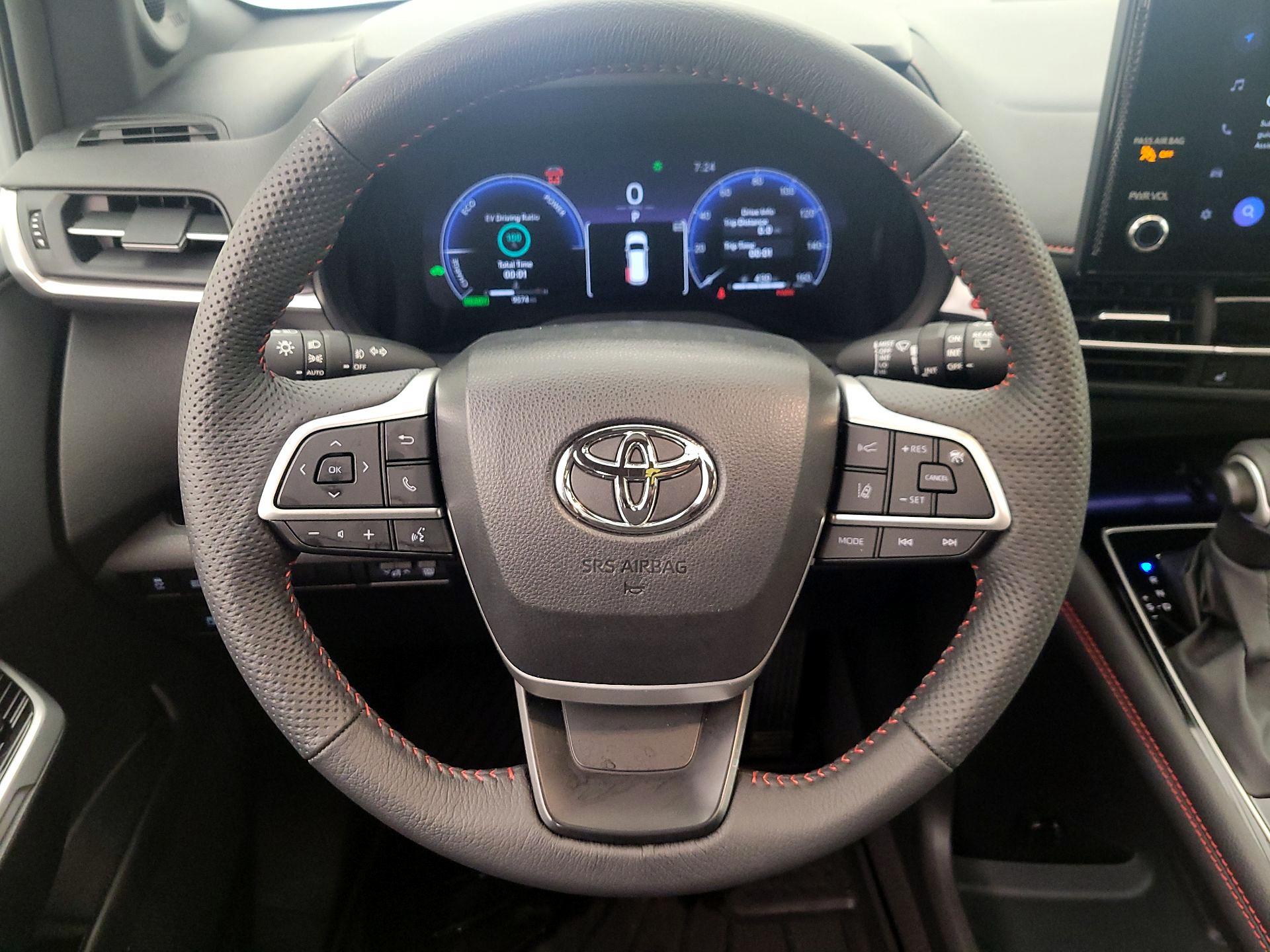 Thumbnail: 2025 Toyota Sienna - 10