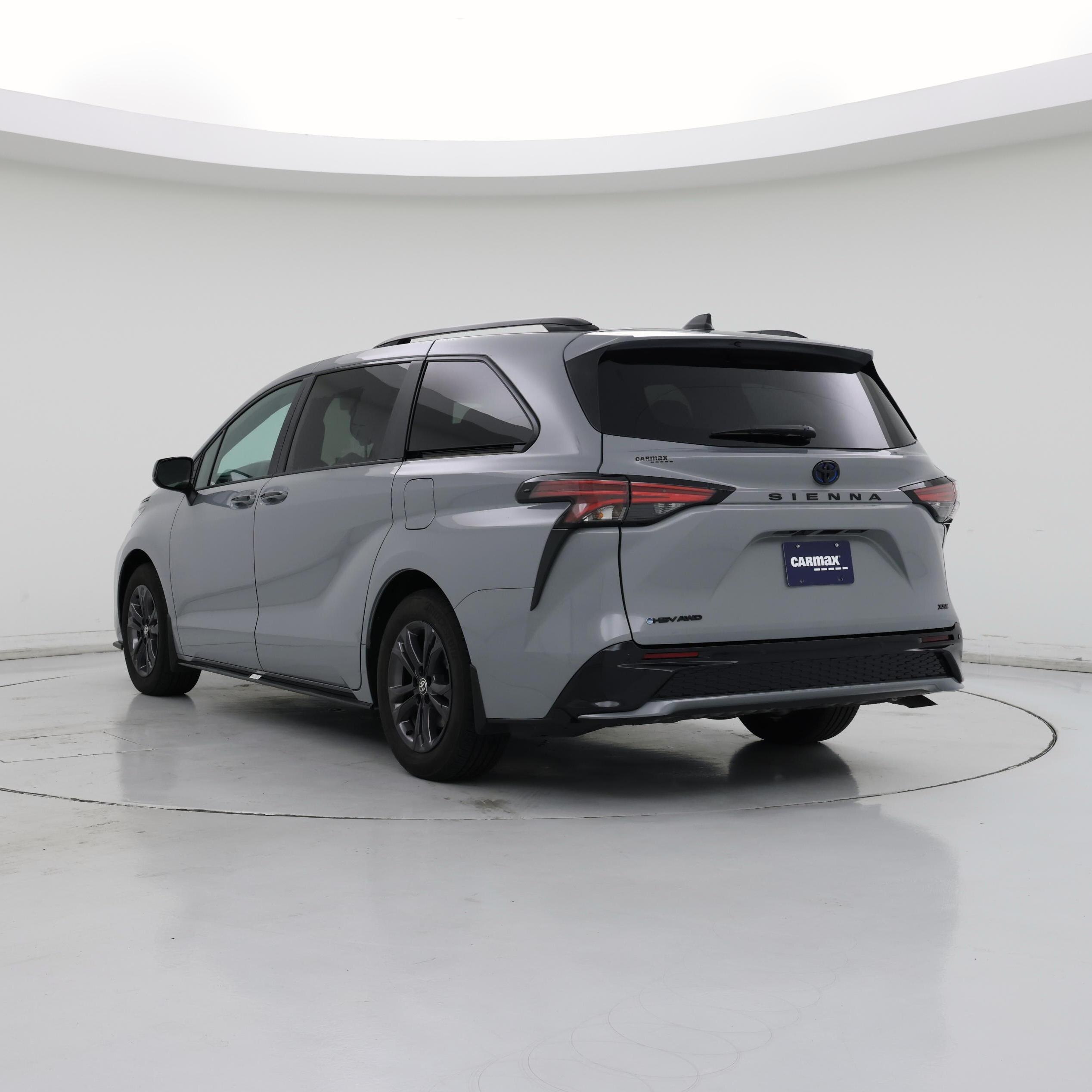 Thumbnail: 2025 Toyota Sienna - 2