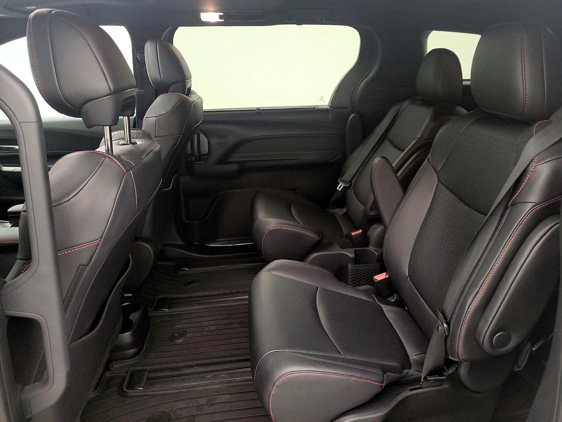 Thumbnail: 2025 Toyota Sienna - 20