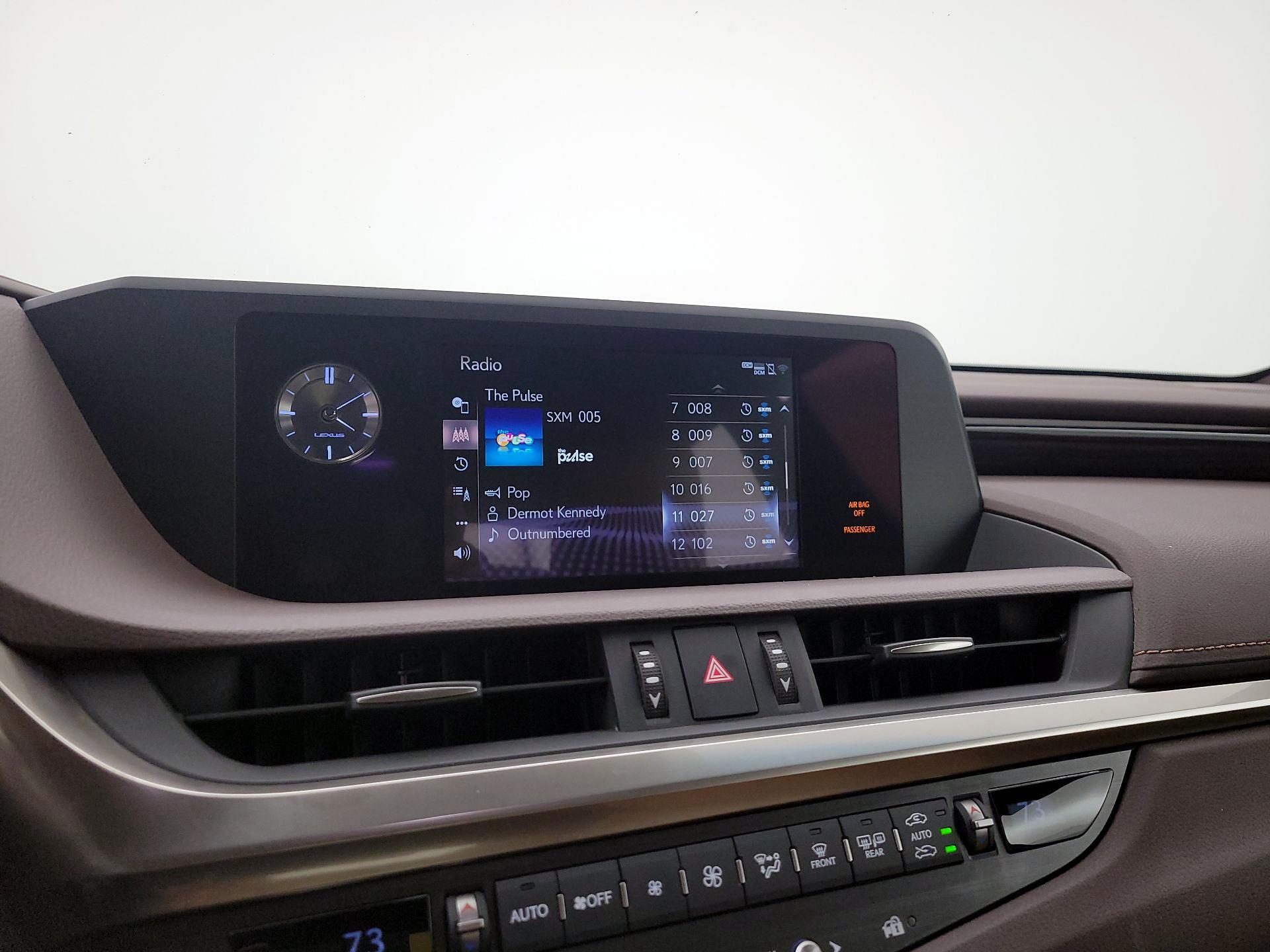 Thumbnail: 2021 Lexus ES - 15