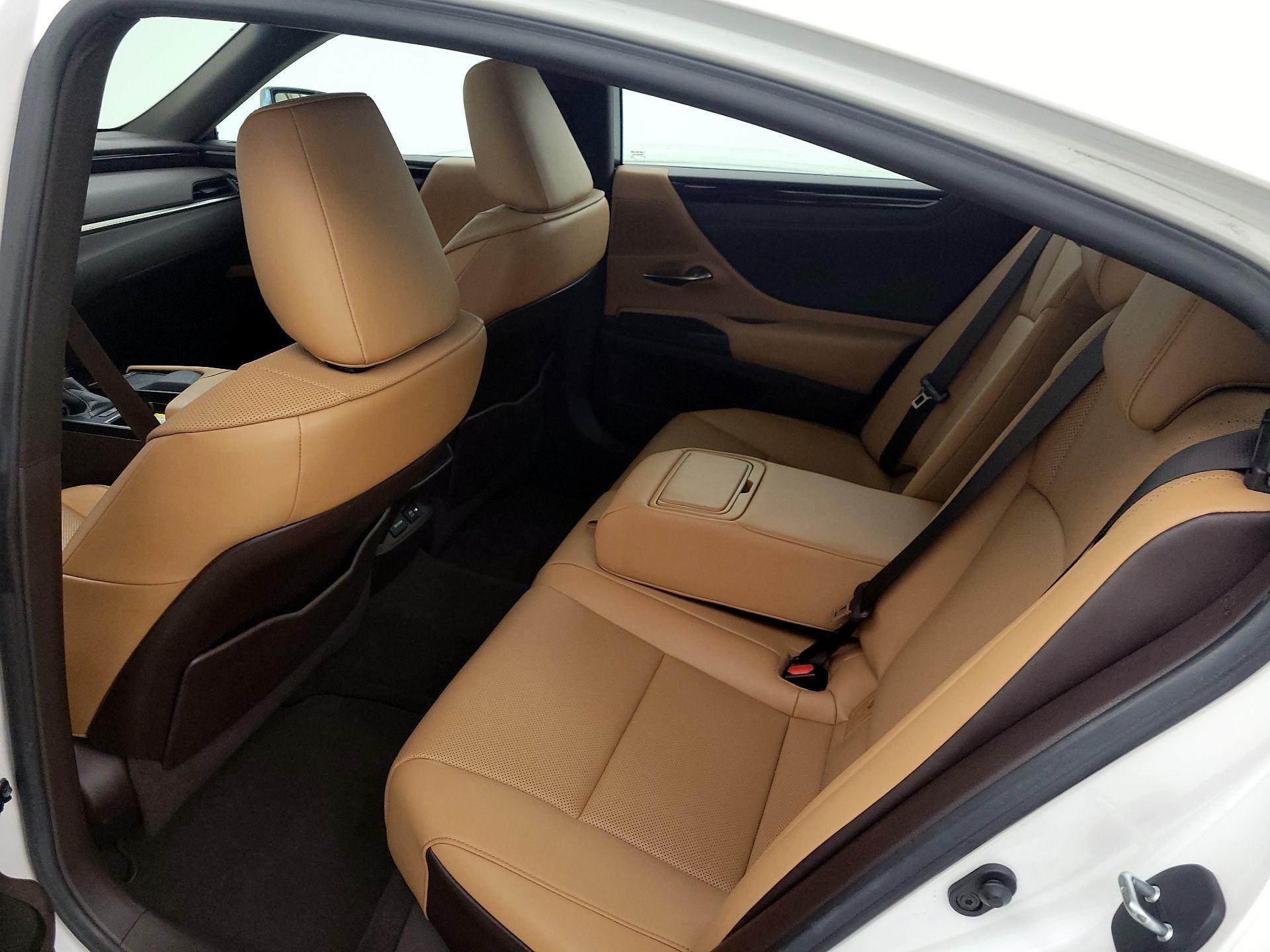 Thumbnail: 2021 Lexus ES - 20