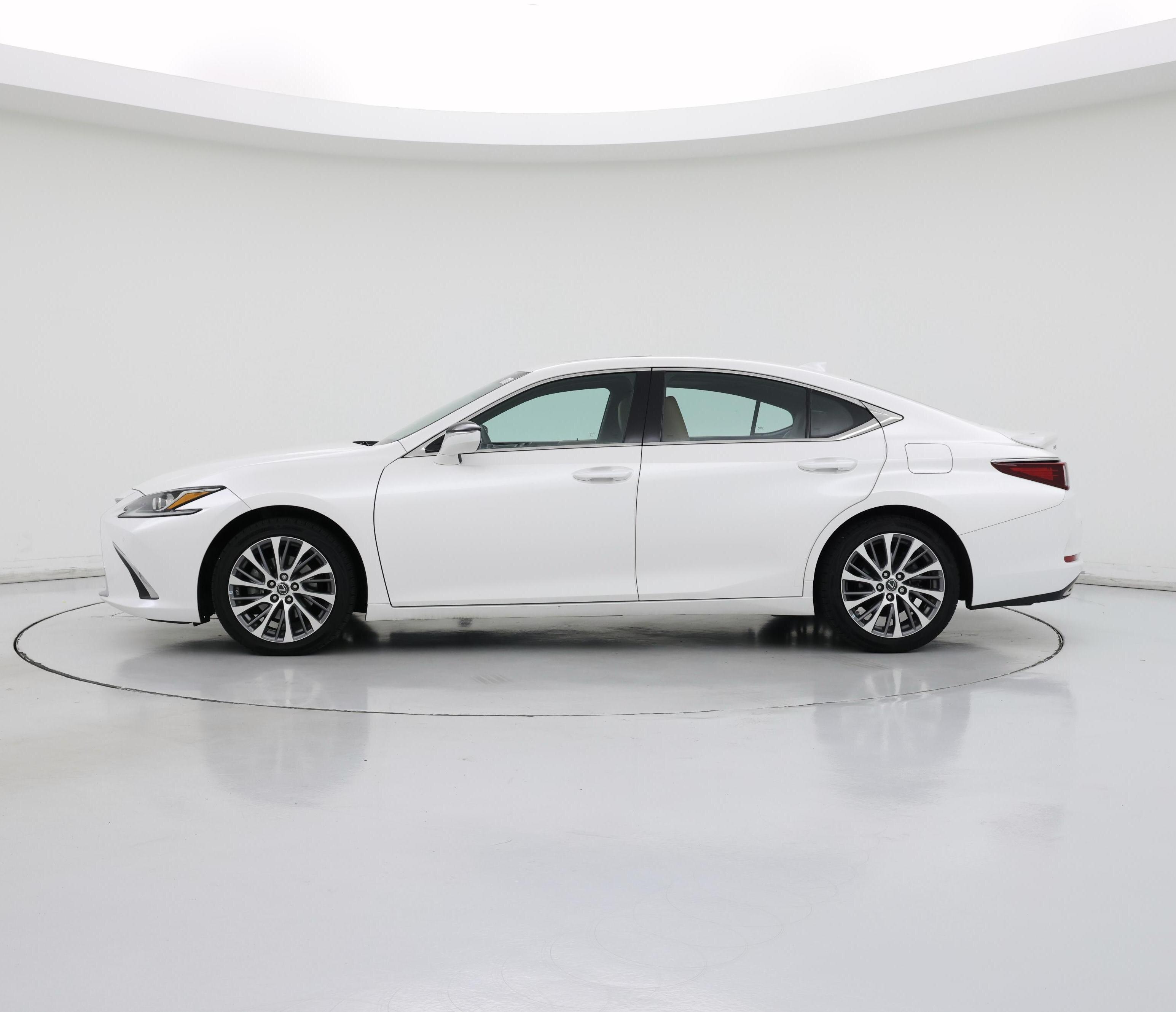 Thumbnail: 2021 Lexus ES - 3