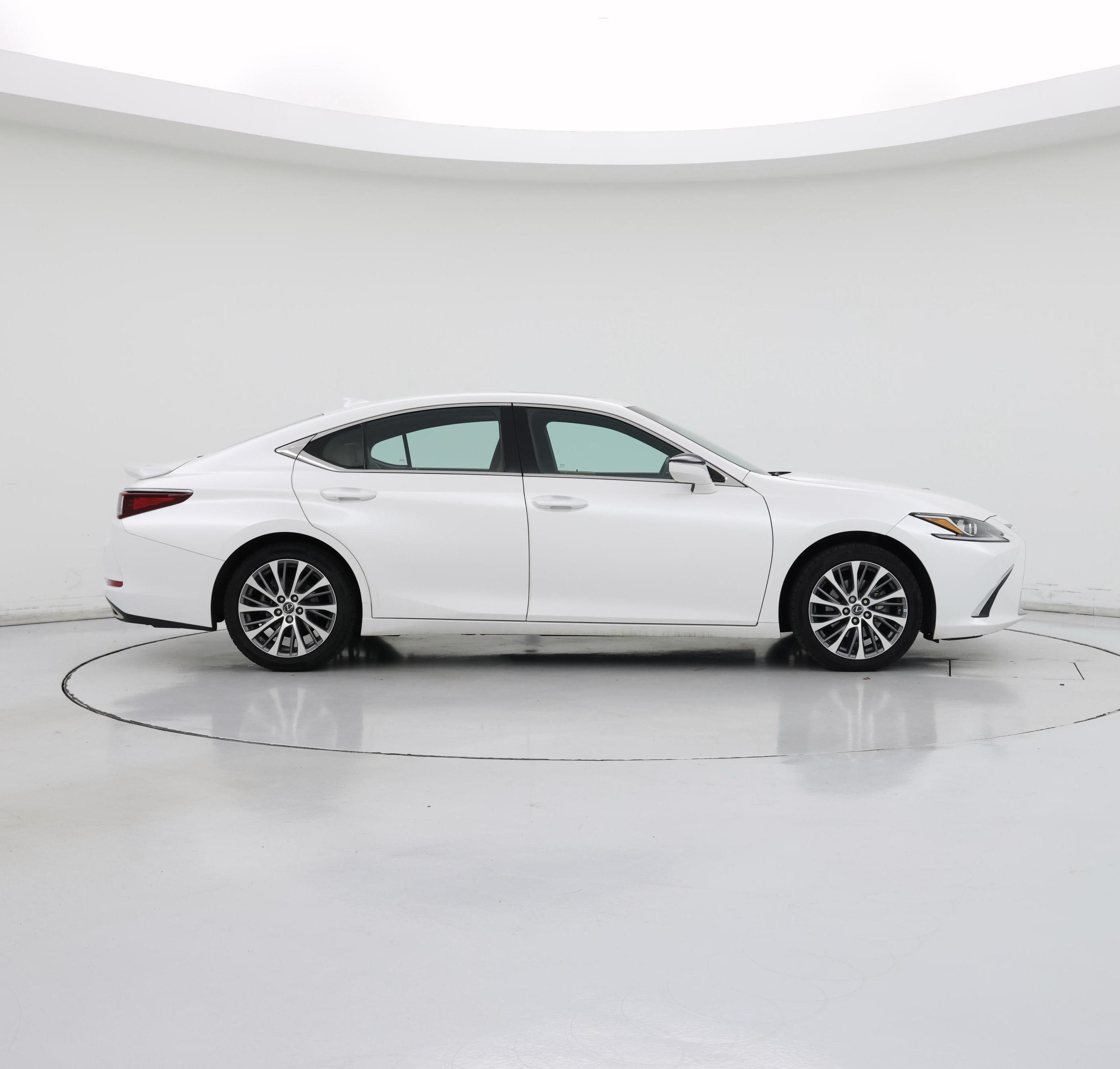 Thumbnail: 2021 Lexus ES - 7