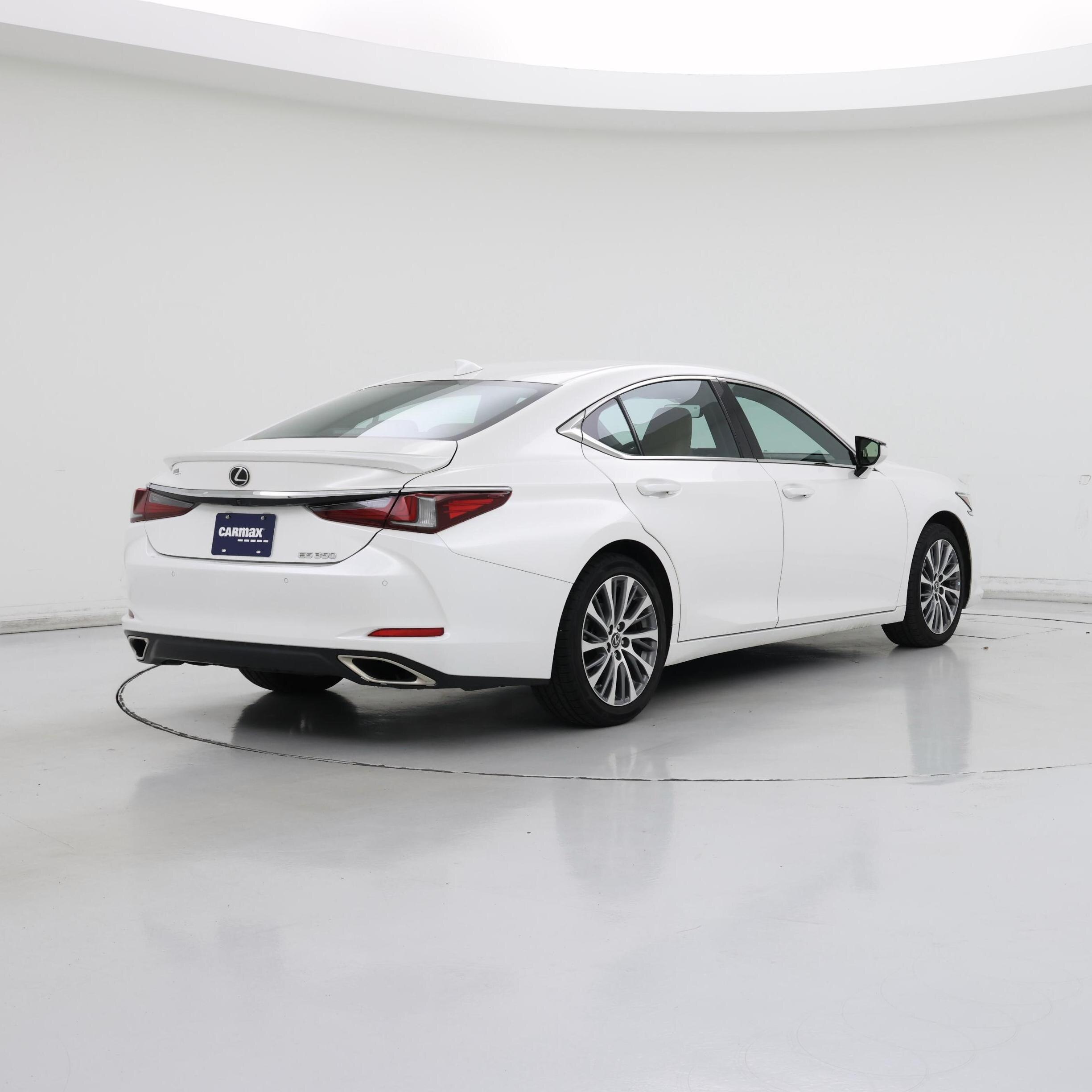 Thumbnail: 2021 Lexus ES - 8