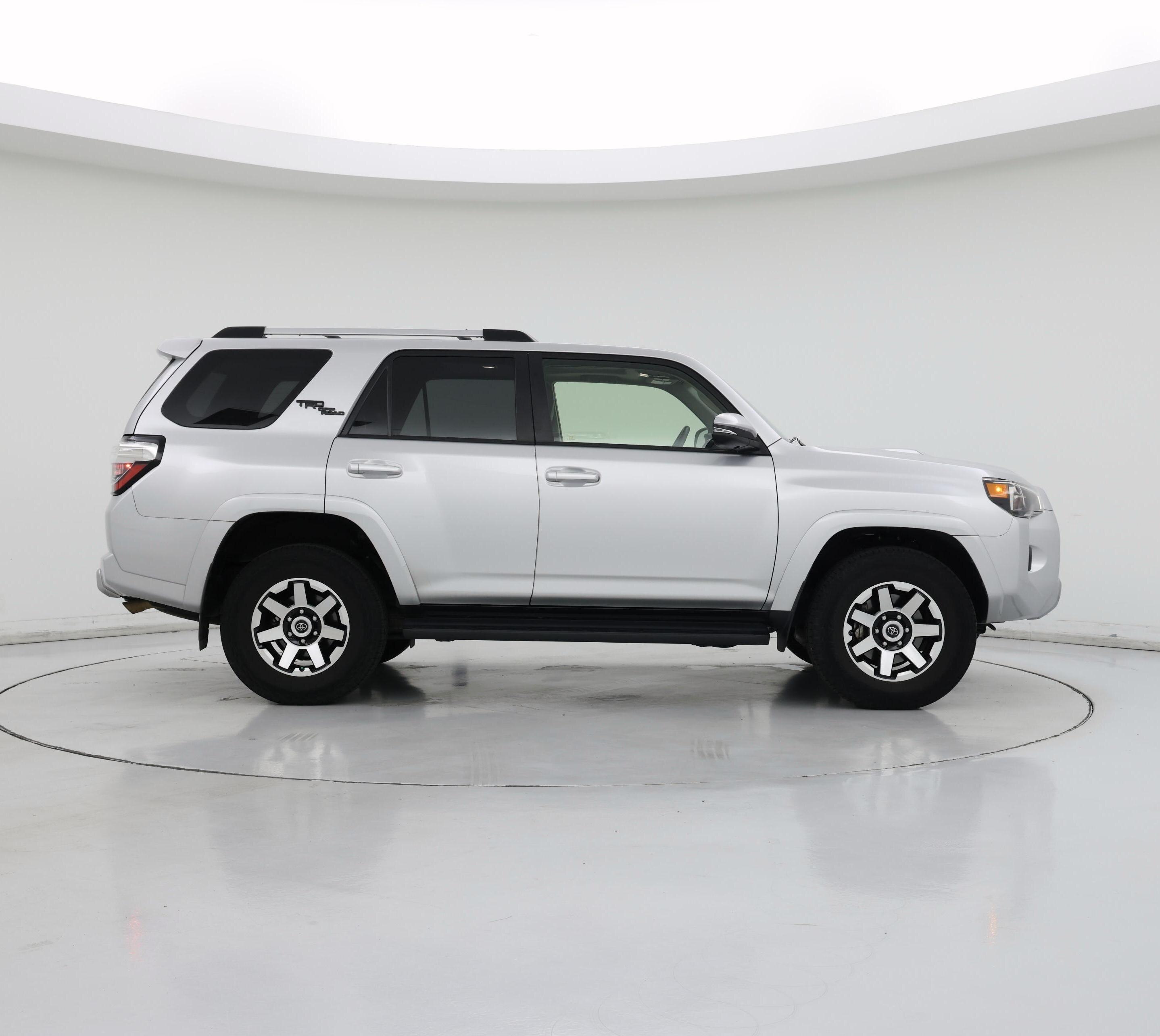 Thumbnail: 2017 Toyota 4Runner - 7