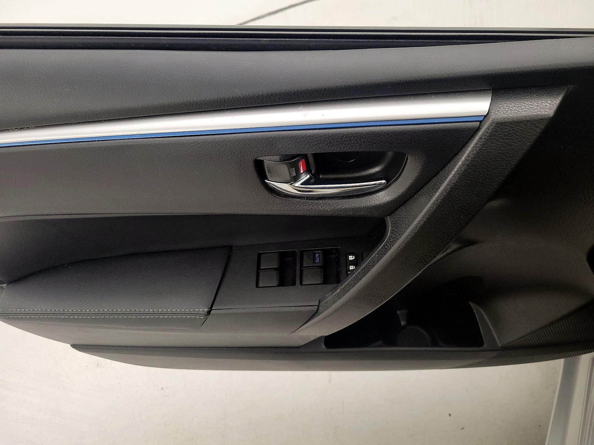 Thumbnail: 2016 Toyota Corolla - 12