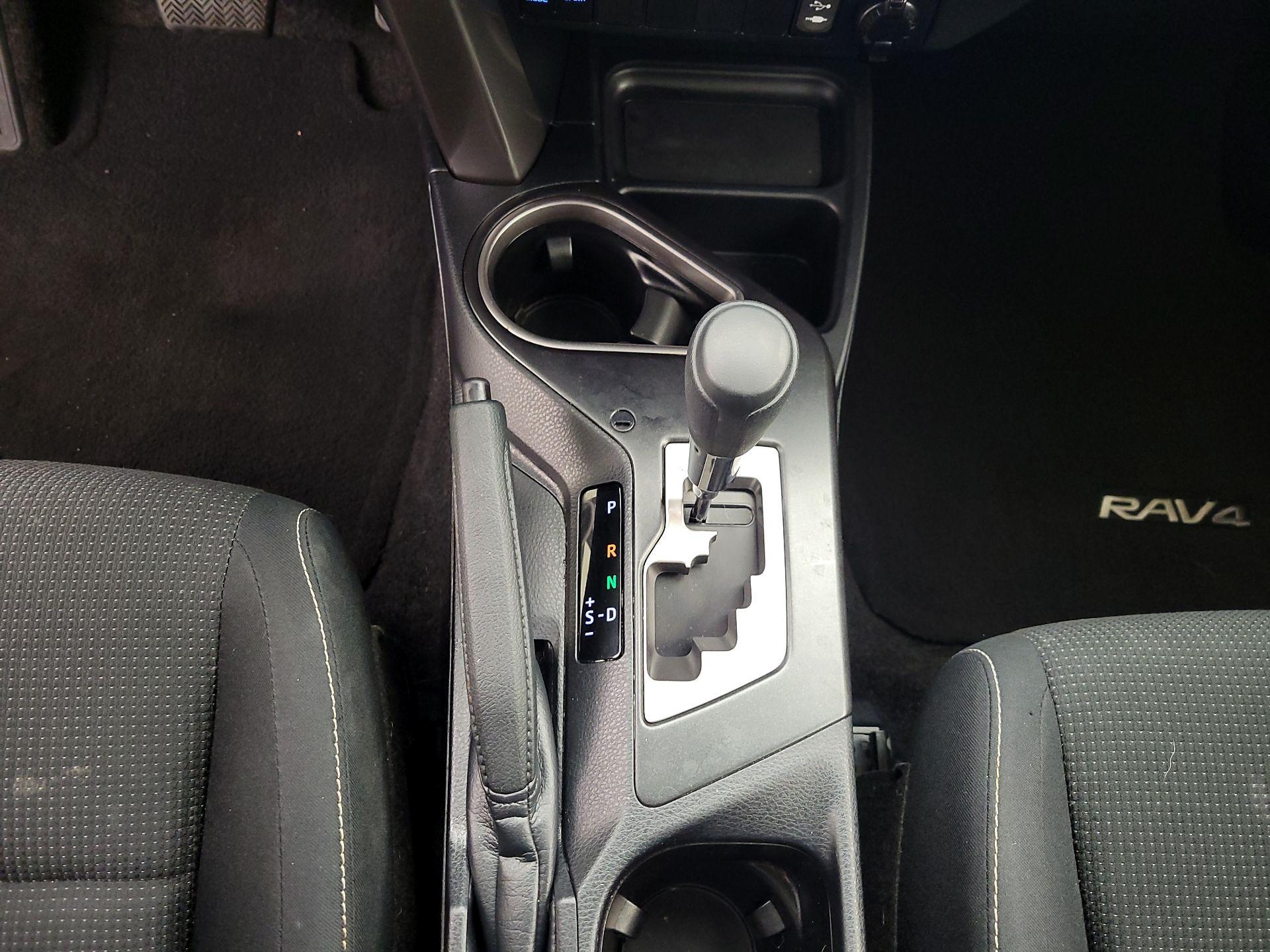 Thumbnail: 2018 Toyota RAV4 - 18