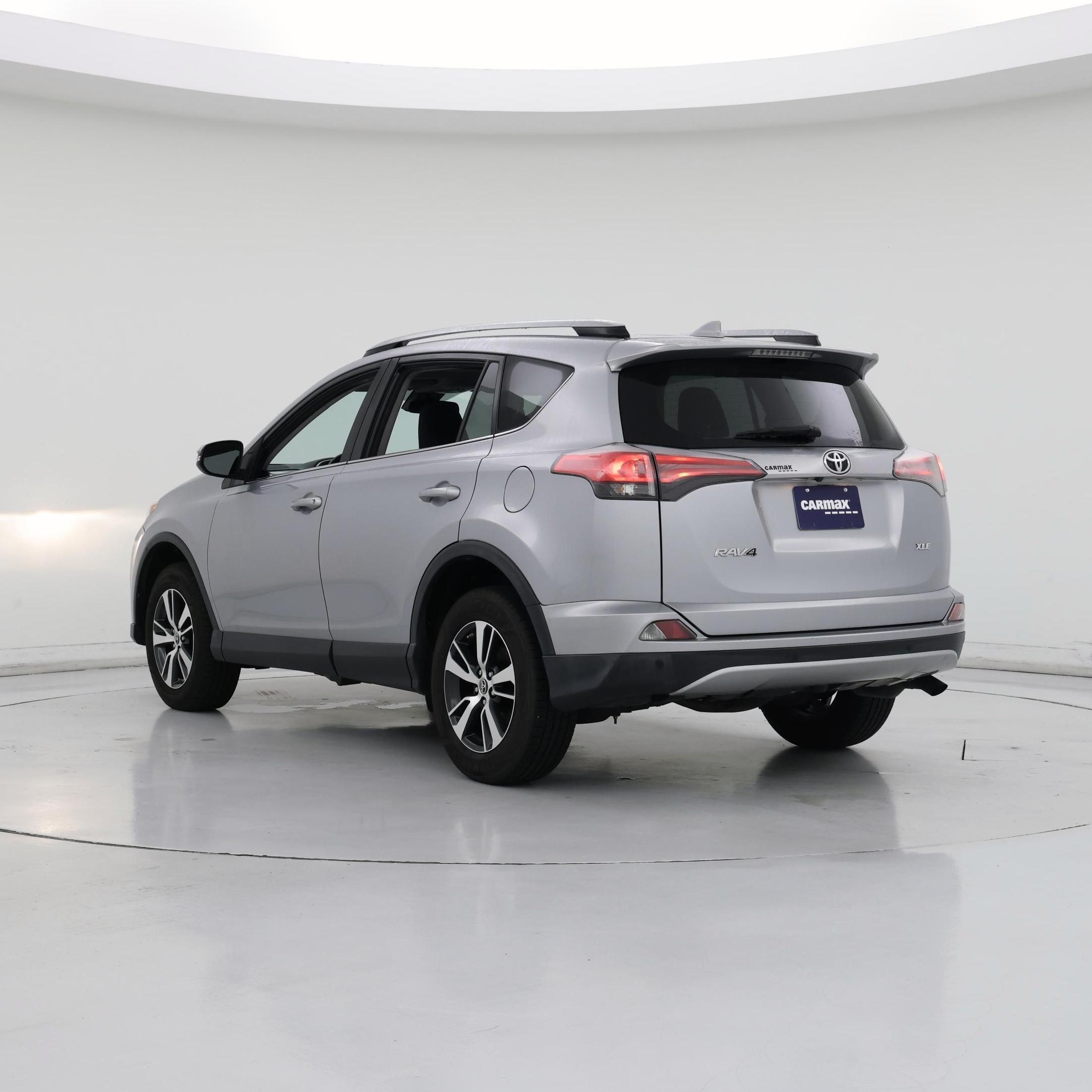 Thumbnail: 2018 Toyota RAV4 - 2