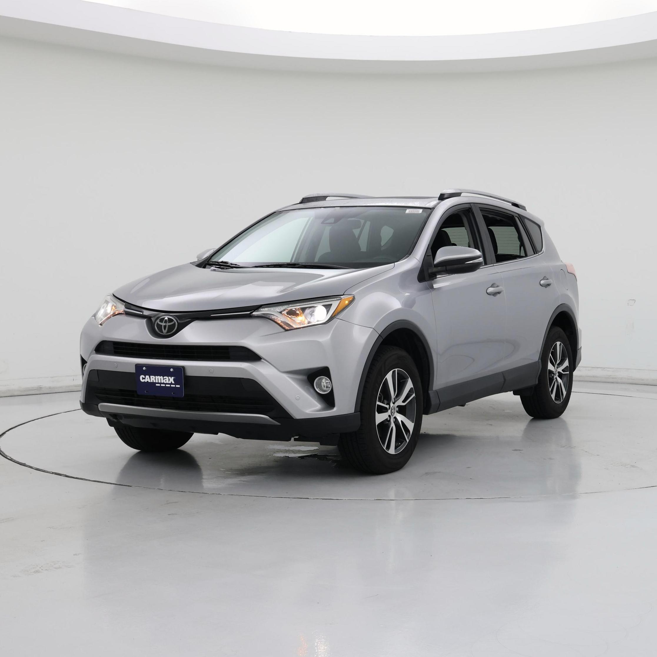 Thumbnail: 2018 Toyota RAV4 - 4