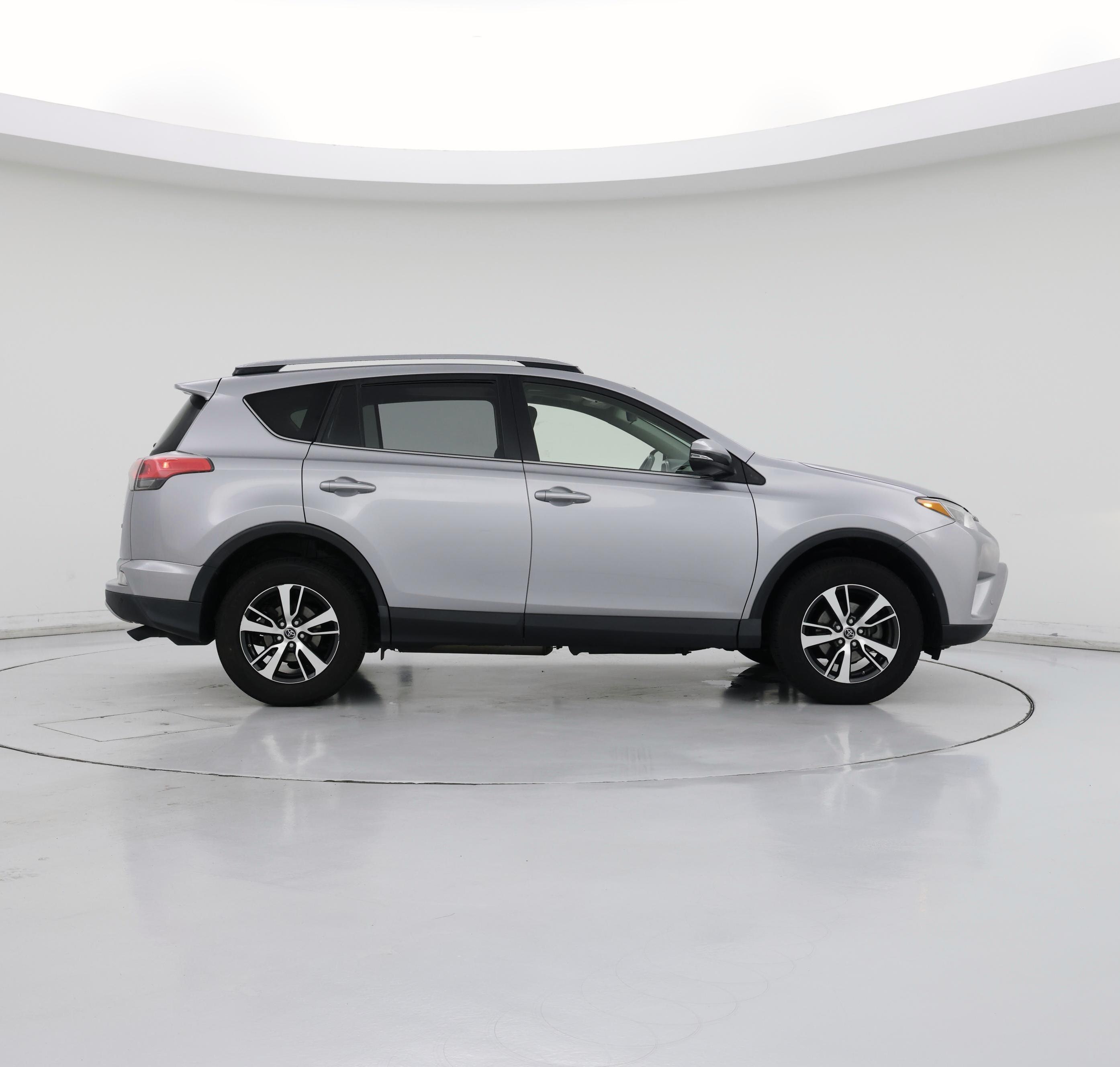 Thumbnail: 2018 Toyota RAV4 - 7