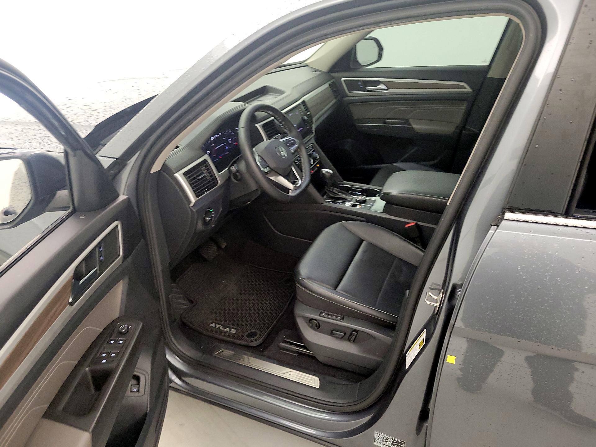 Thumbnail: 2023 Volkswagen Atlas - 11