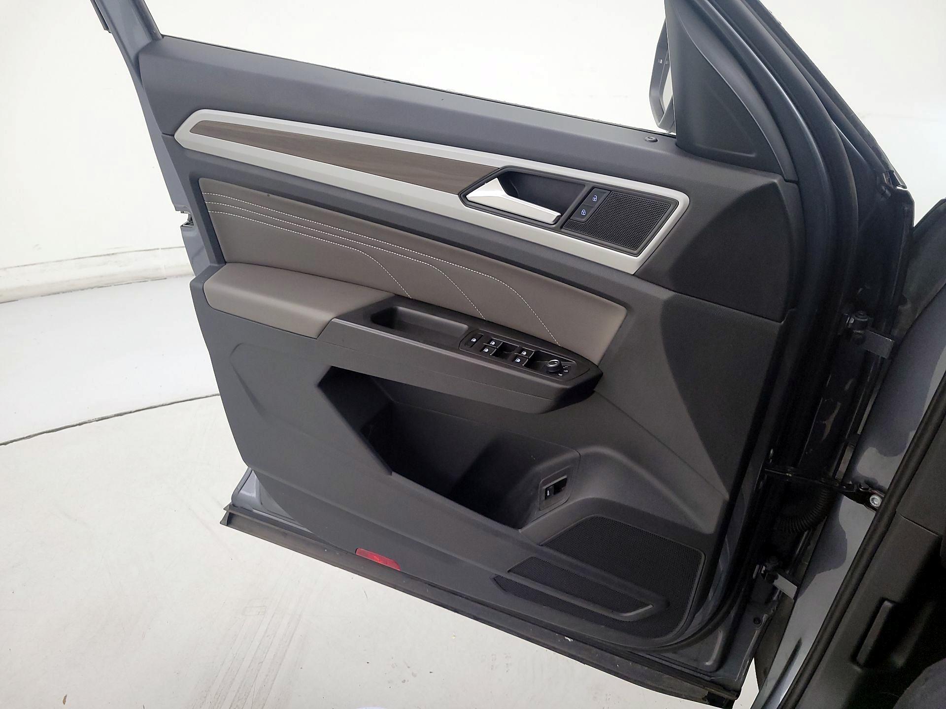 Thumbnail: 2023 Volkswagen Atlas - 12