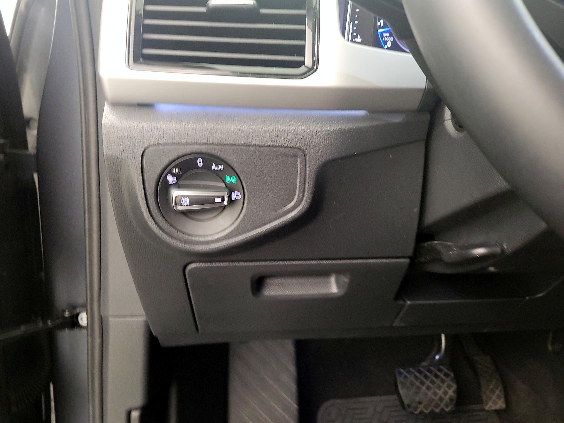 Thumbnail: 2023 Volkswagen Atlas - 13