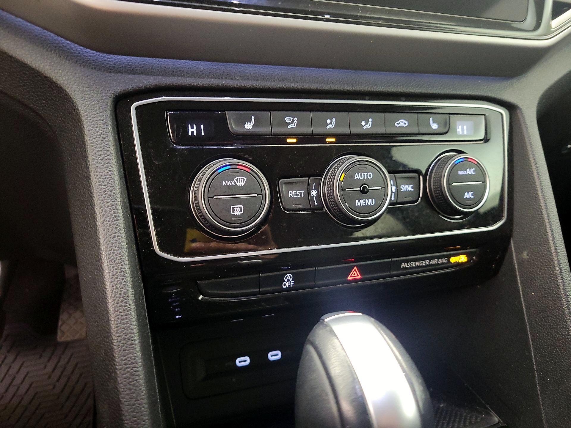 Thumbnail: 2023 Volkswagen Atlas - 16