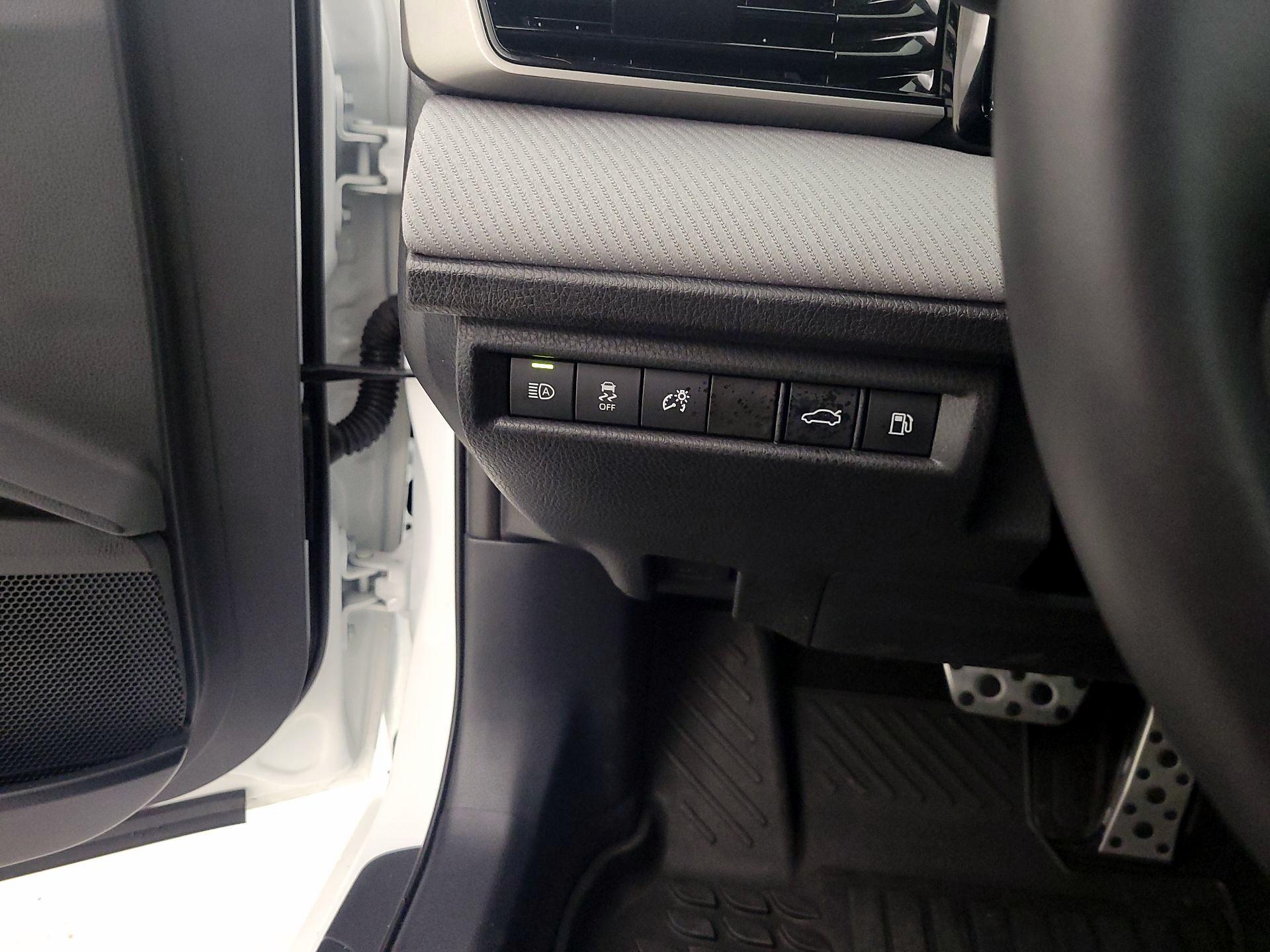 Thumbnail: 2025 Toyota Camry - 16