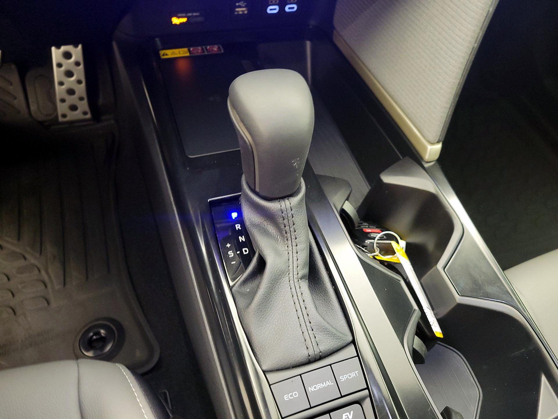 Thumbnail: 2025 Toyota Camry - 17