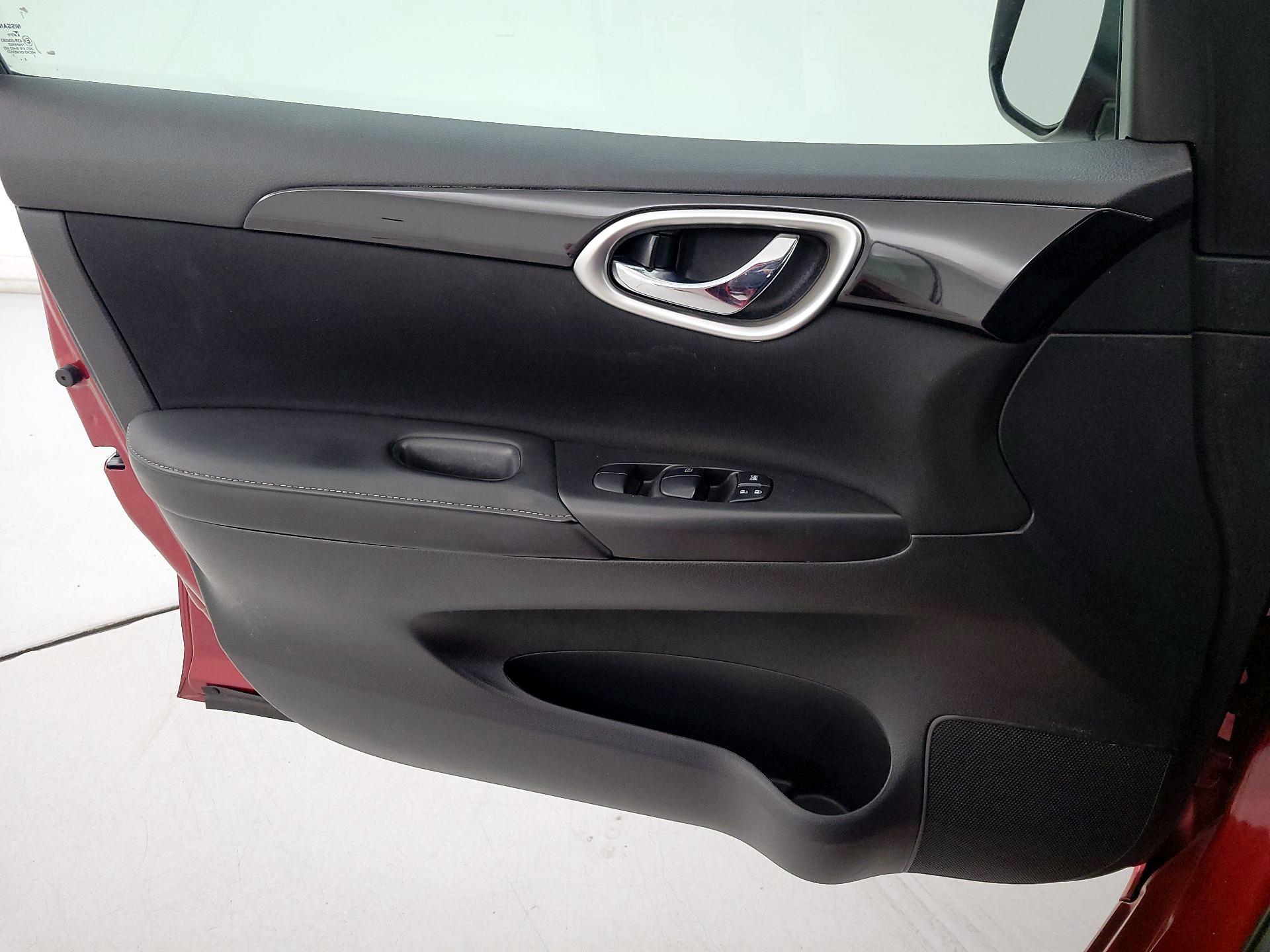 Thumbnail: 2019 Nissan Sentra - 12