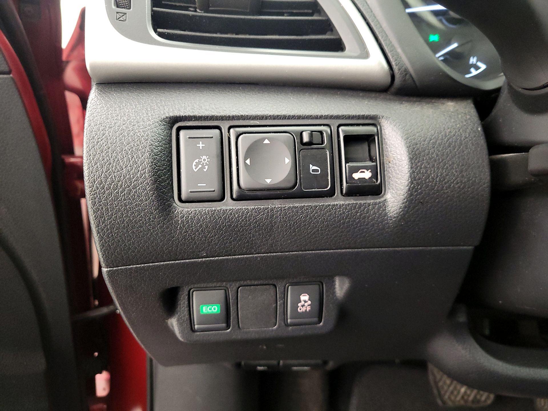 Thumbnail: 2019 Nissan Sentra - 13