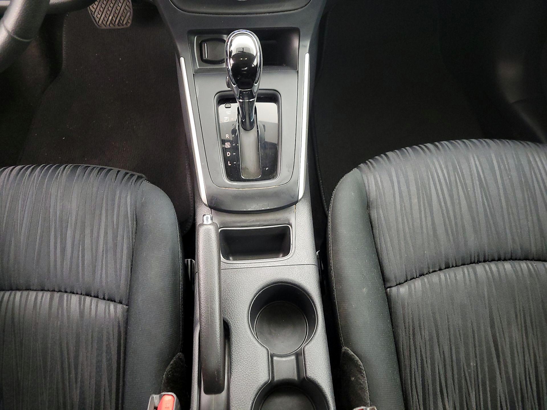 Thumbnail: 2019 Nissan Sentra - 17